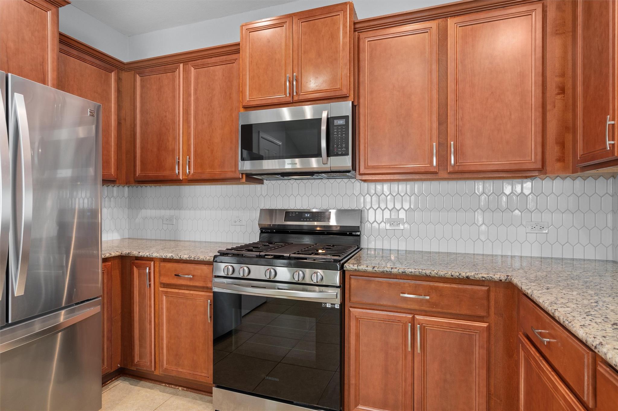 141 Linden Ln, San Marcos, TX 78666
