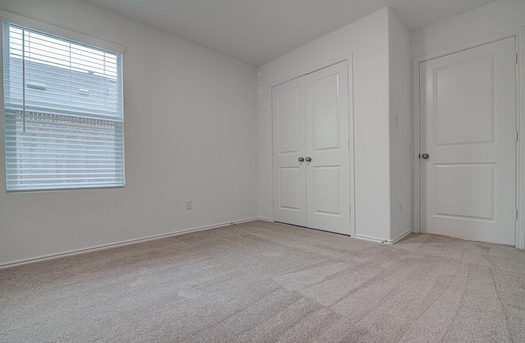 628 Waterway Ave, Hutto, TX 78634