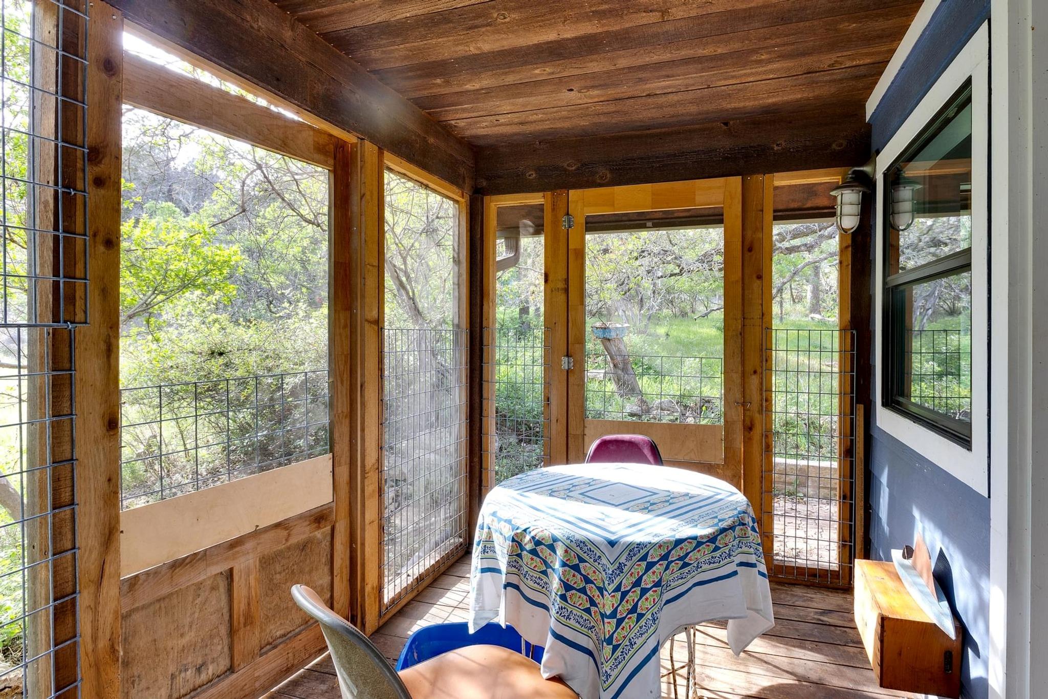 500 Owl Hollow Rd, San Marcos, TX 78666