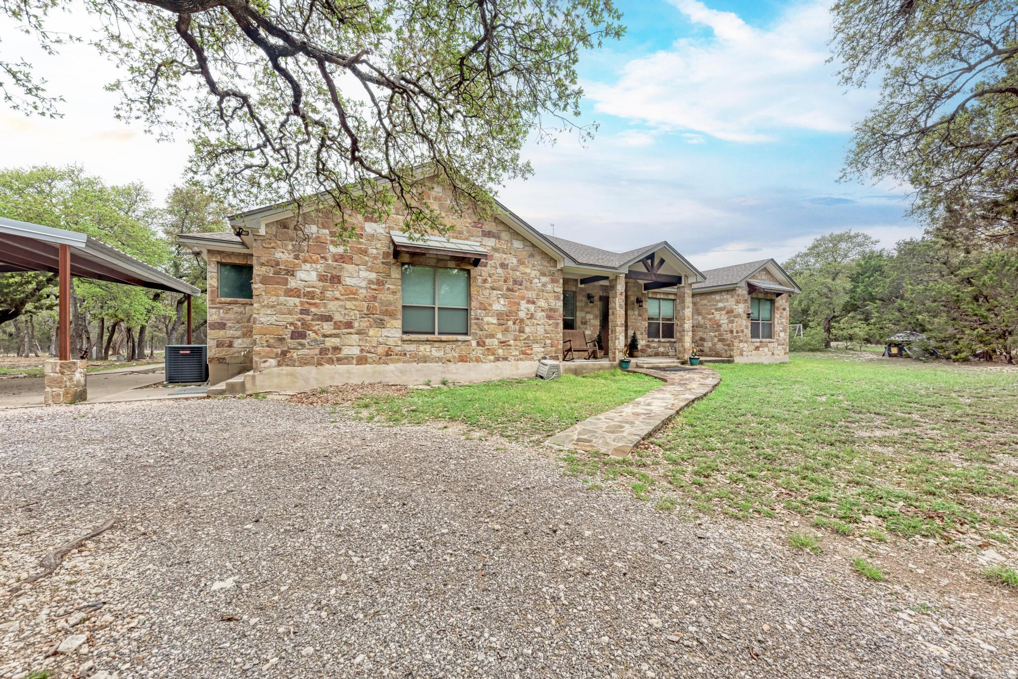 1325 County Road 106, Lampasas, TX 76550