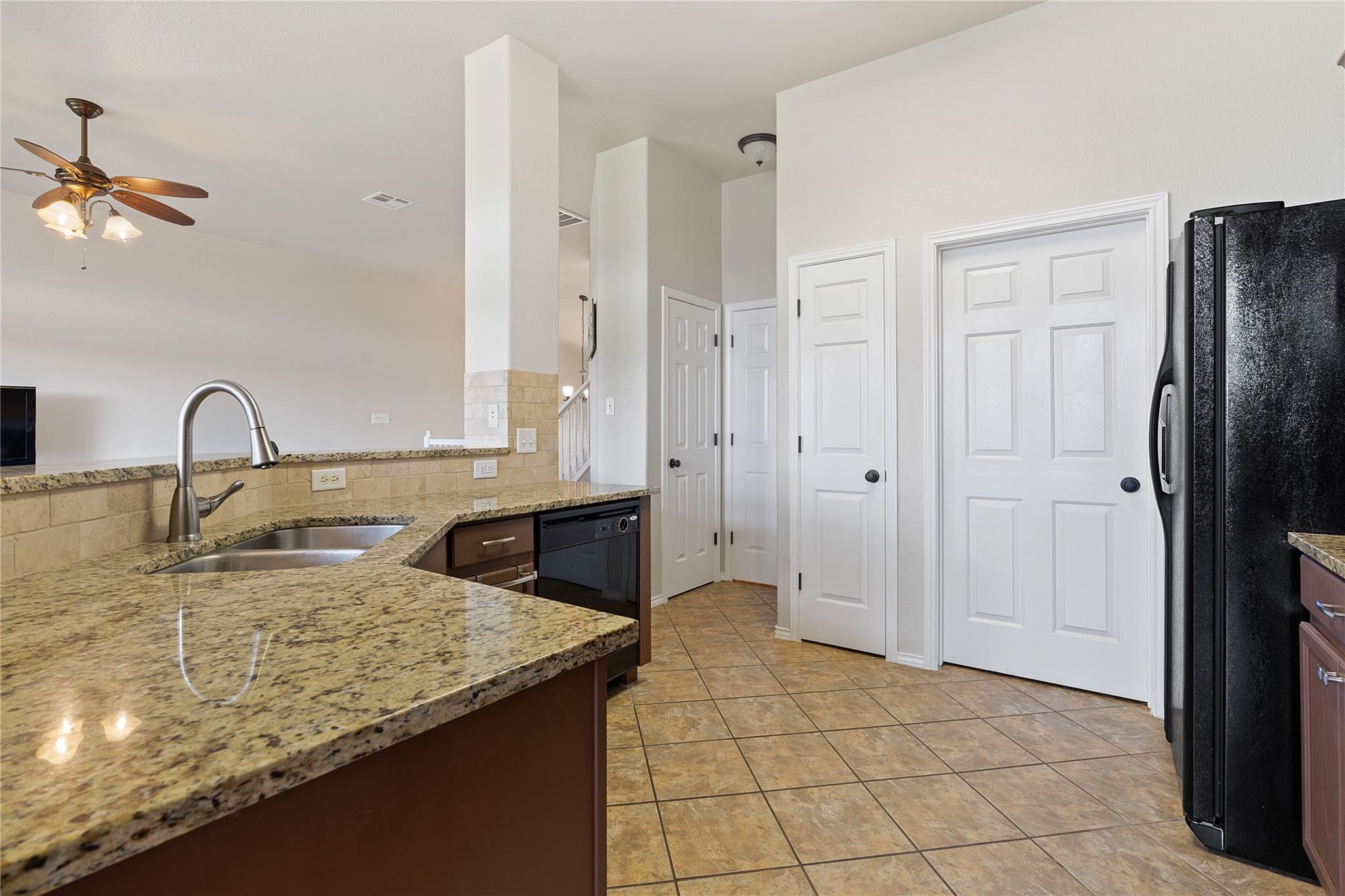 20905 Waterside Dr # 7, Lago Vista, TX 78645