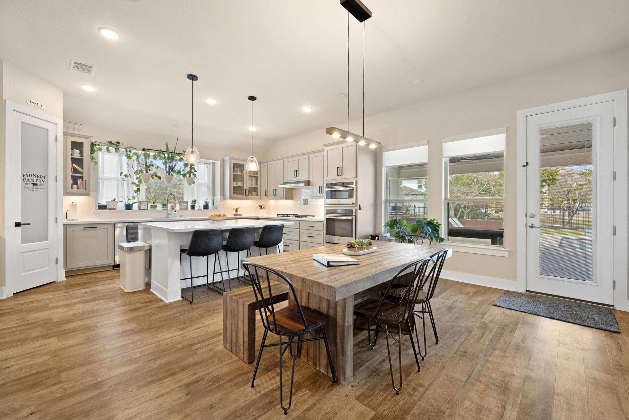 1924 Portobello Rd, Leander, TX 78641