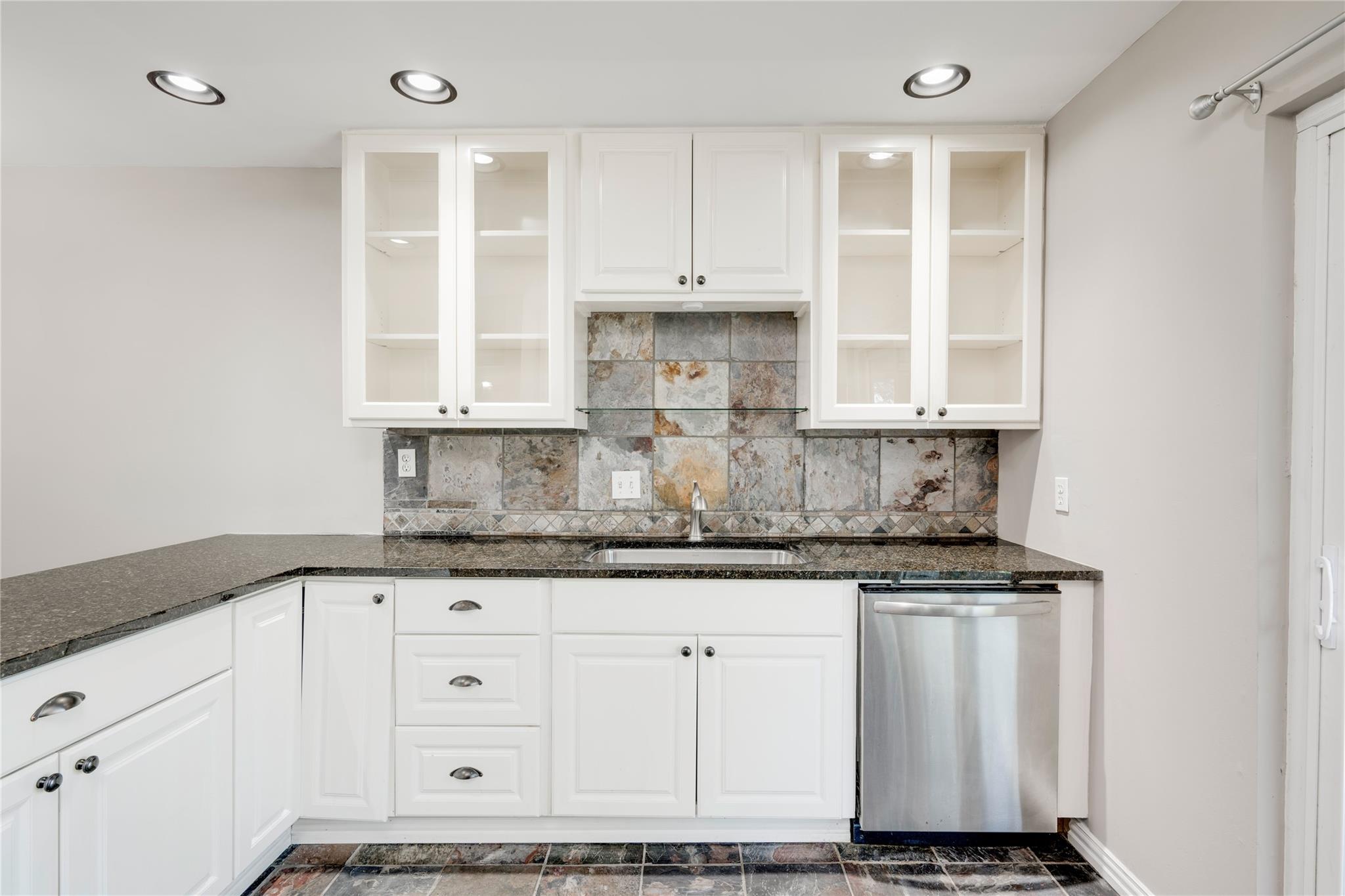 1210 Windsor Rd # 207, Austin, TX 78703