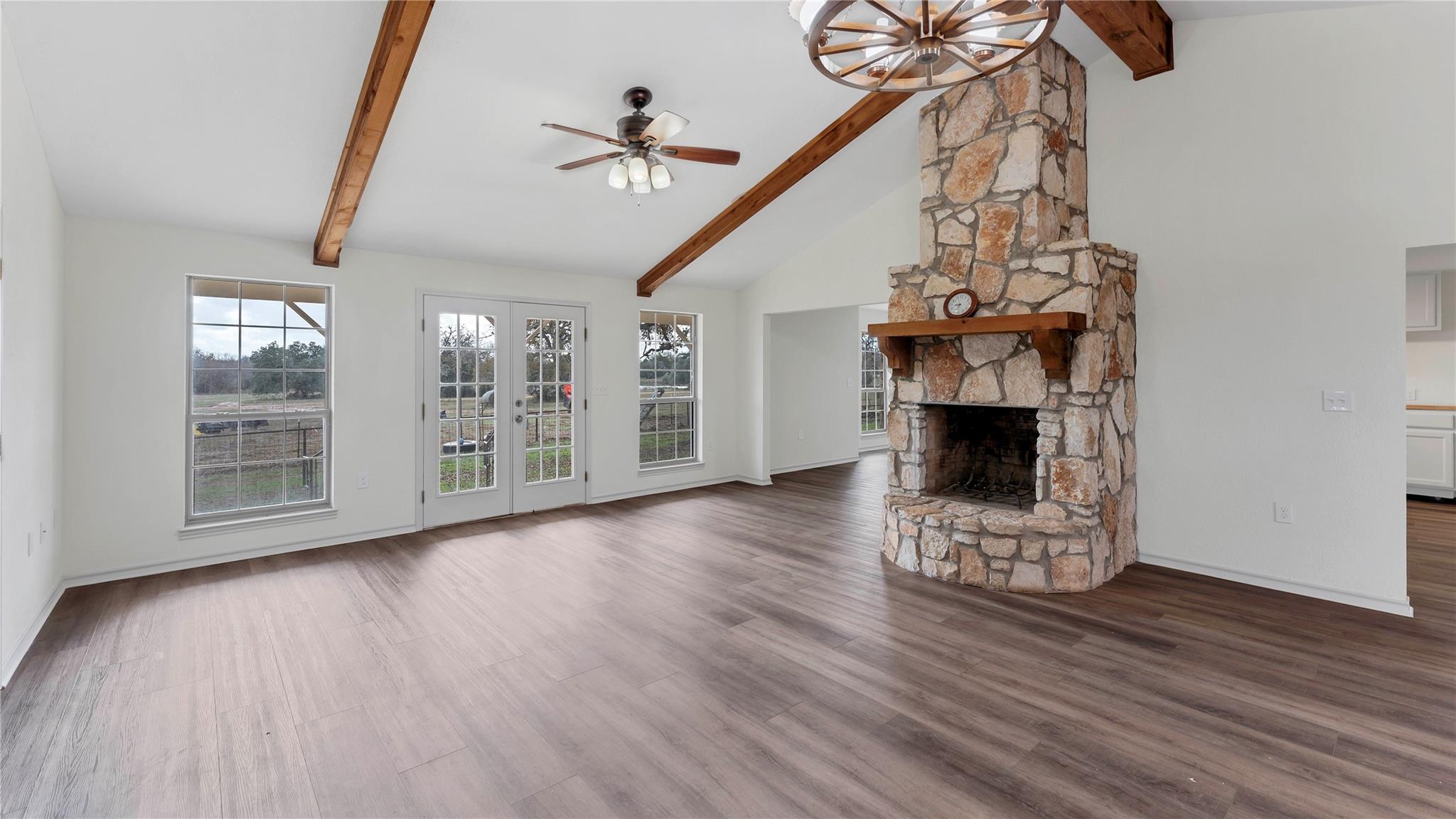 2569 County Road 443, Waelder, TX 78959