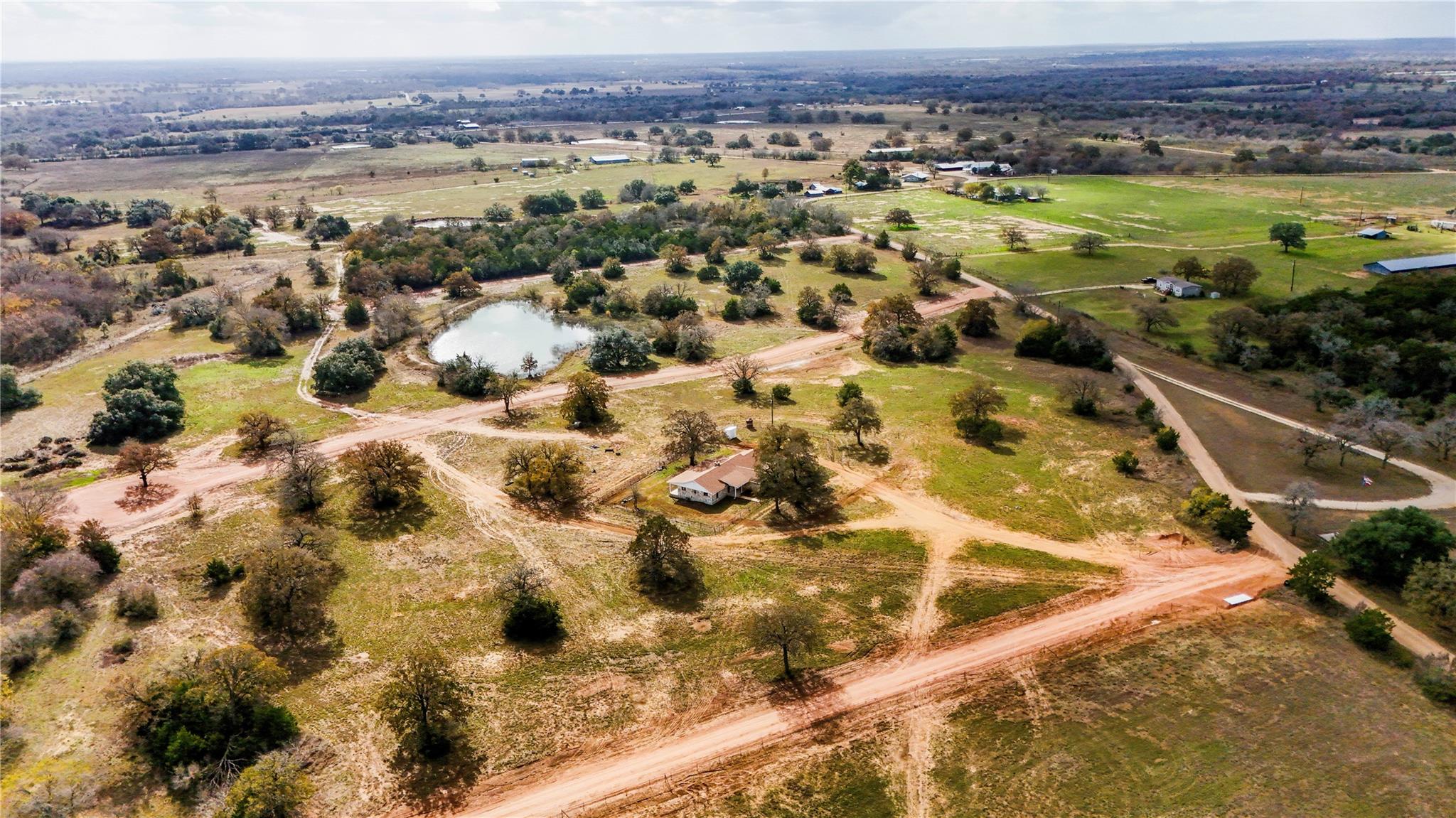 2569 County Road 443, Waelder, TX 78959