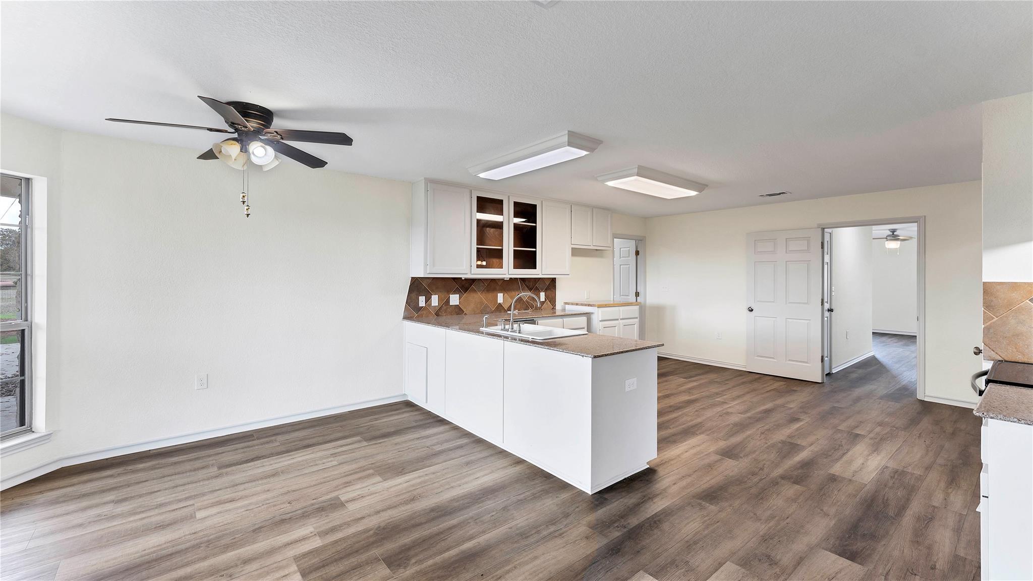 2569 County Road 443, Waelder, TX 78959