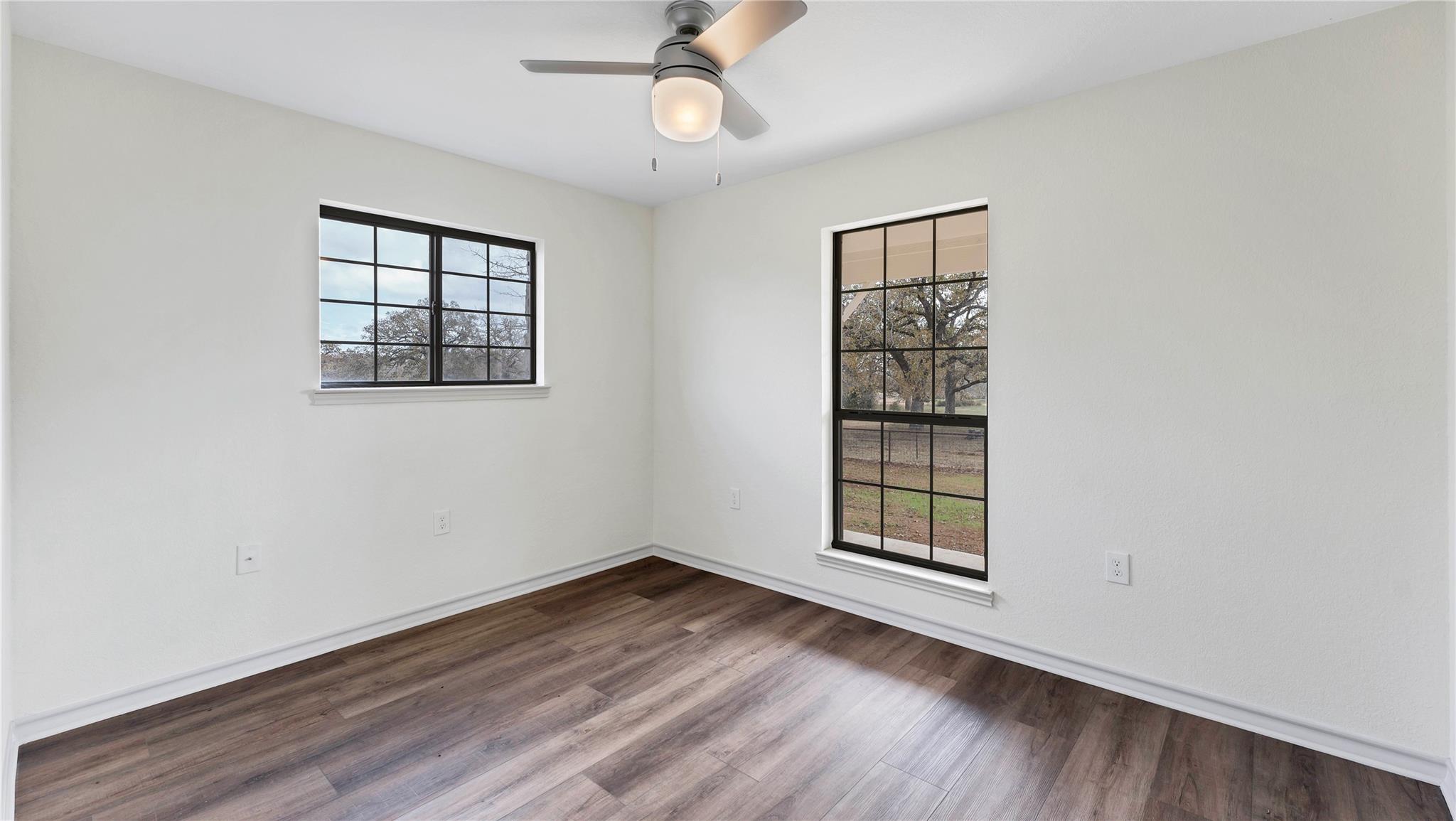 2569 County Road 443, Waelder, TX 78959