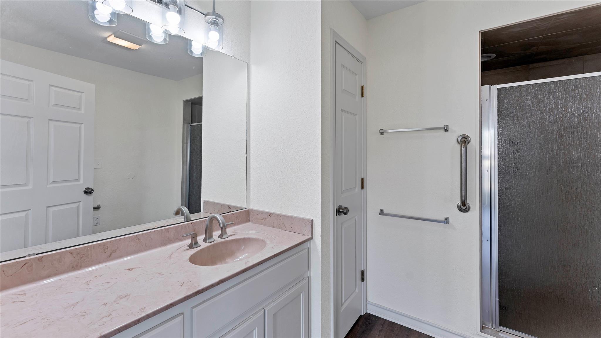 2569 County Road 443, Waelder, TX 78959