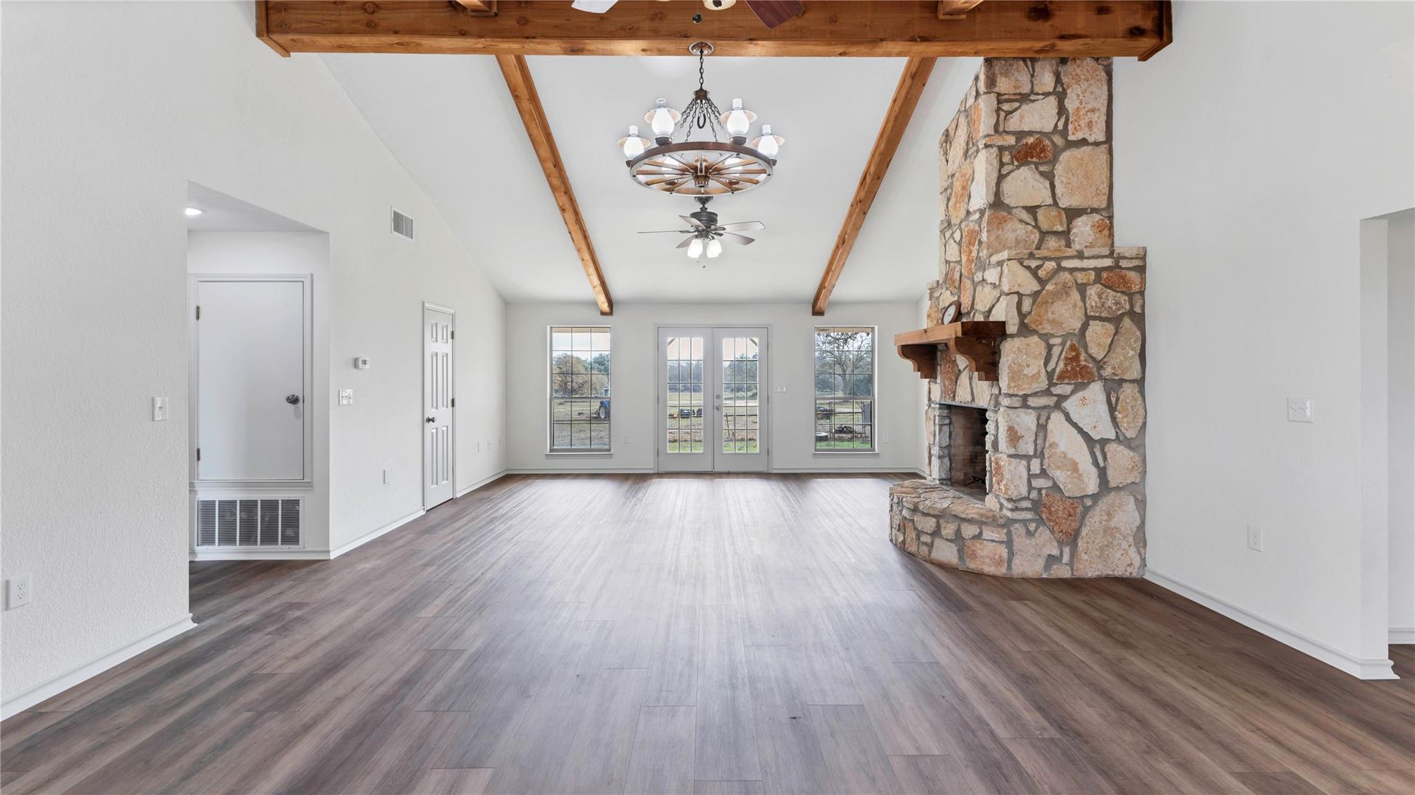 2569 County Road 443, Waelder, TX 78959