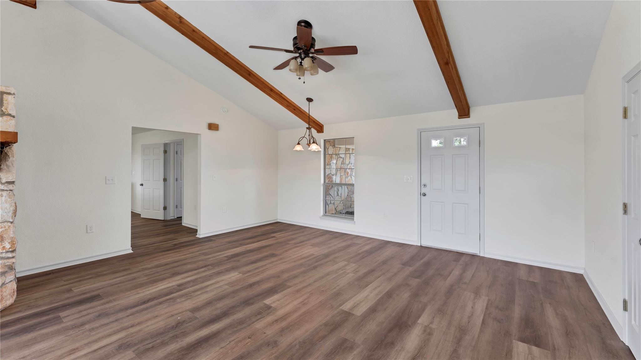 2569 County Road 443, Waelder, TX 78959