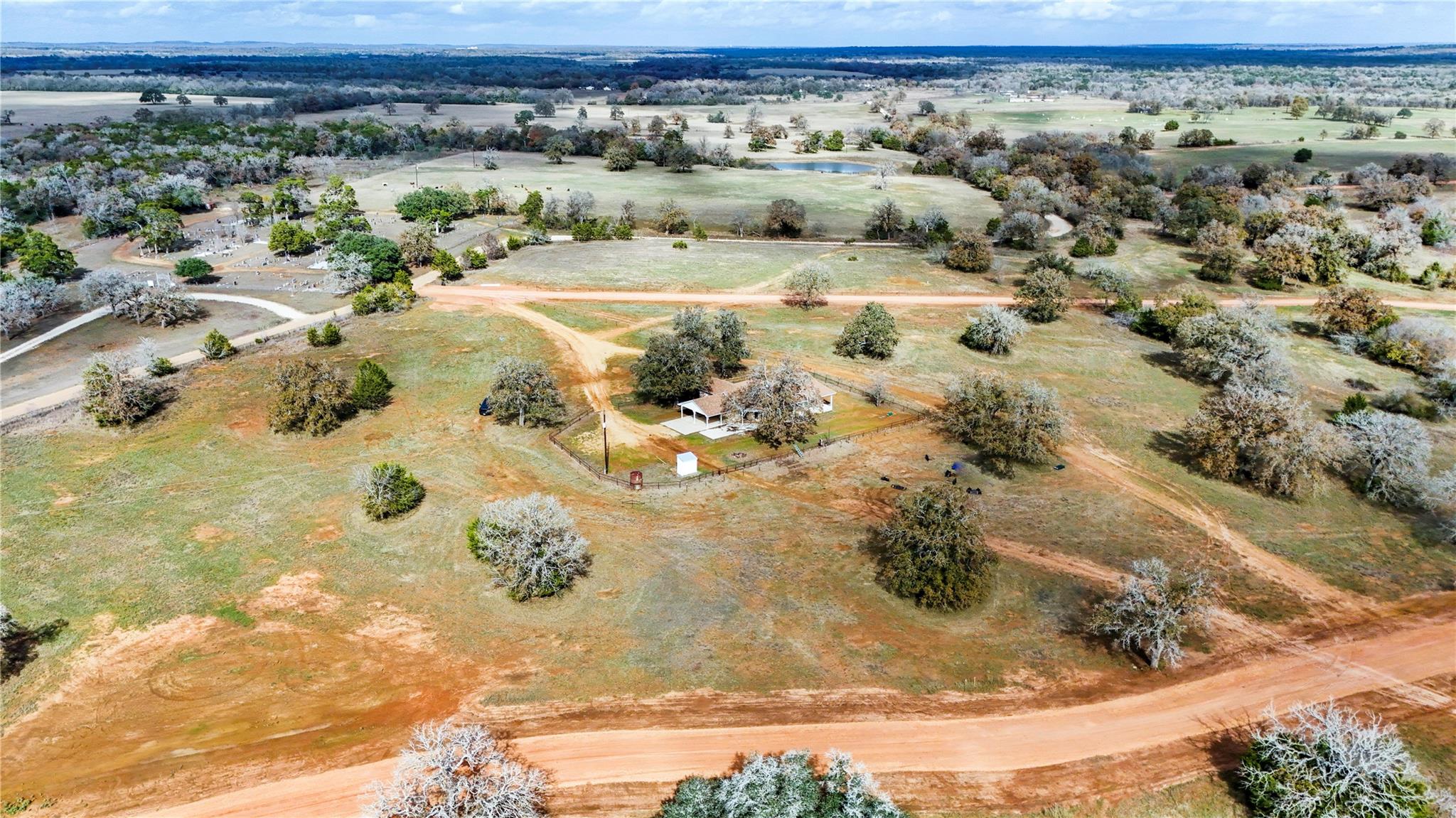 2569 County Road 443, Waelder, TX 78959