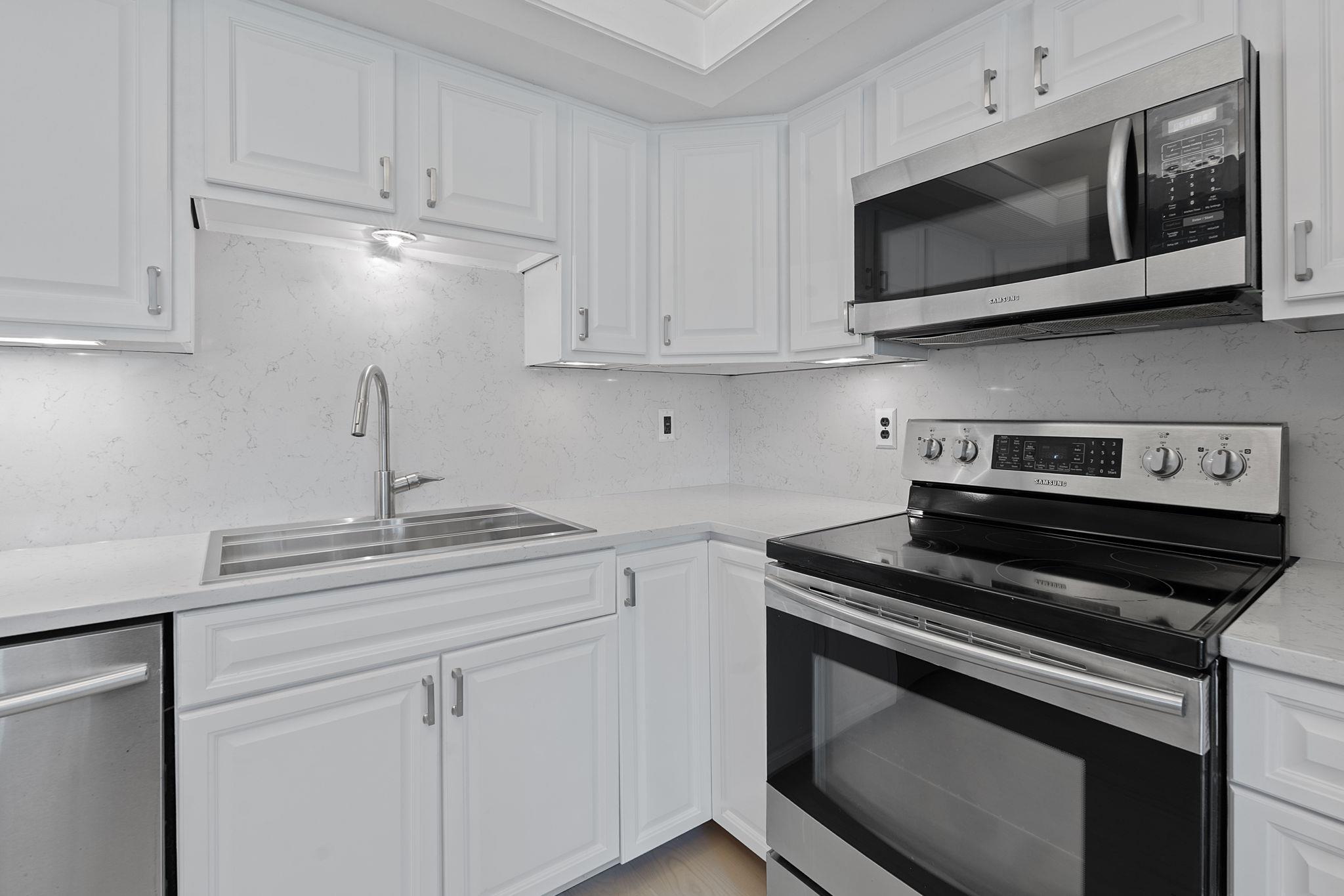 1821 Westlake Dr # 104, Austin, TX 78746