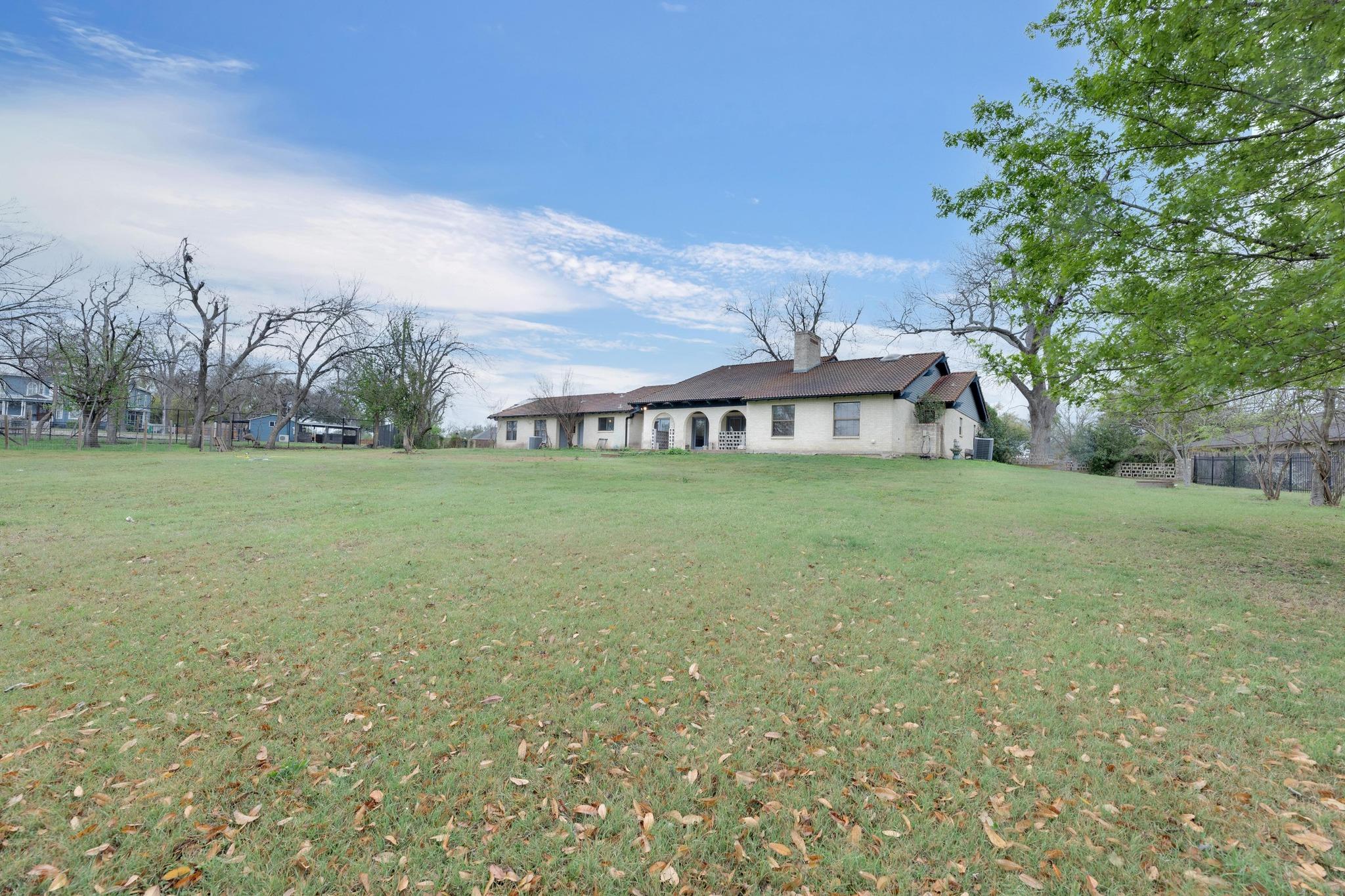 1616 Tammi Ln, Taylor, TX 76574