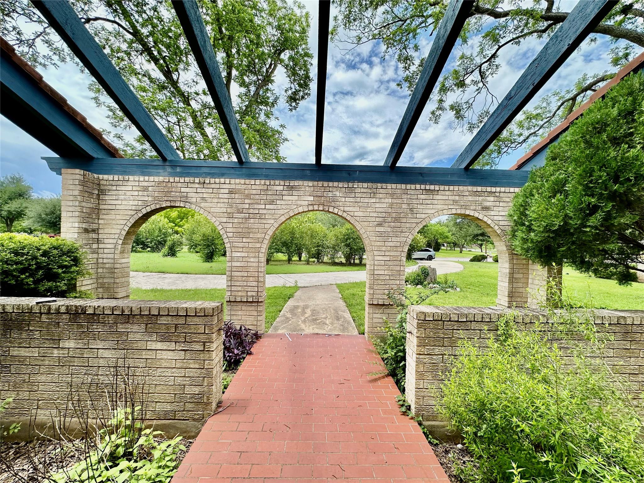 1616 Tammi Ln, Taylor, TX 76574