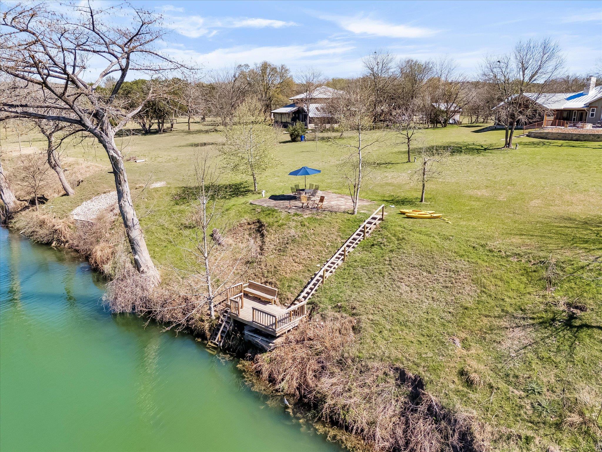 204 W BLANCO BEND Dr, Wimberley, TX 78676