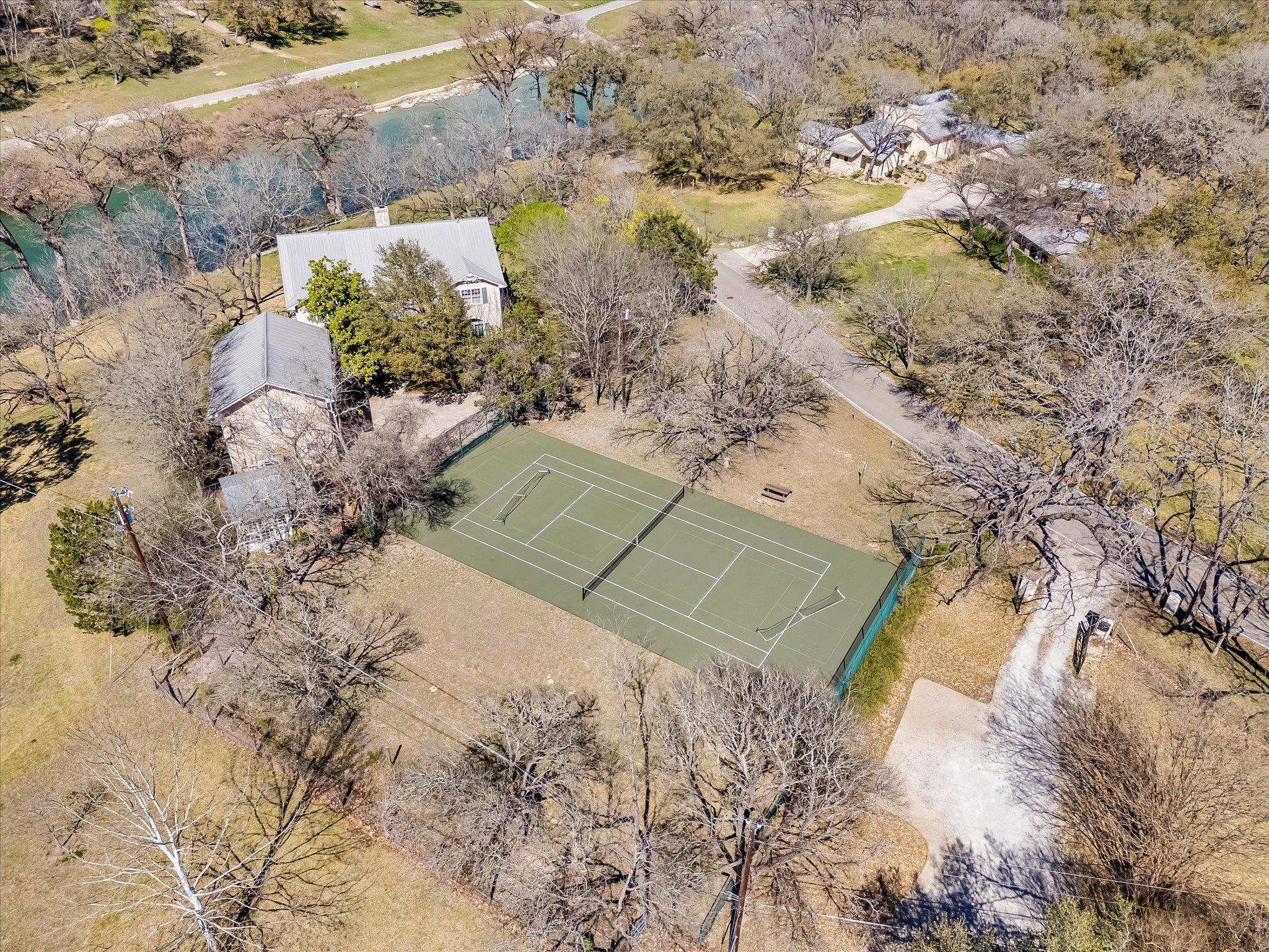 204 W BLANCO BEND Dr, Wimberley, TX 78676