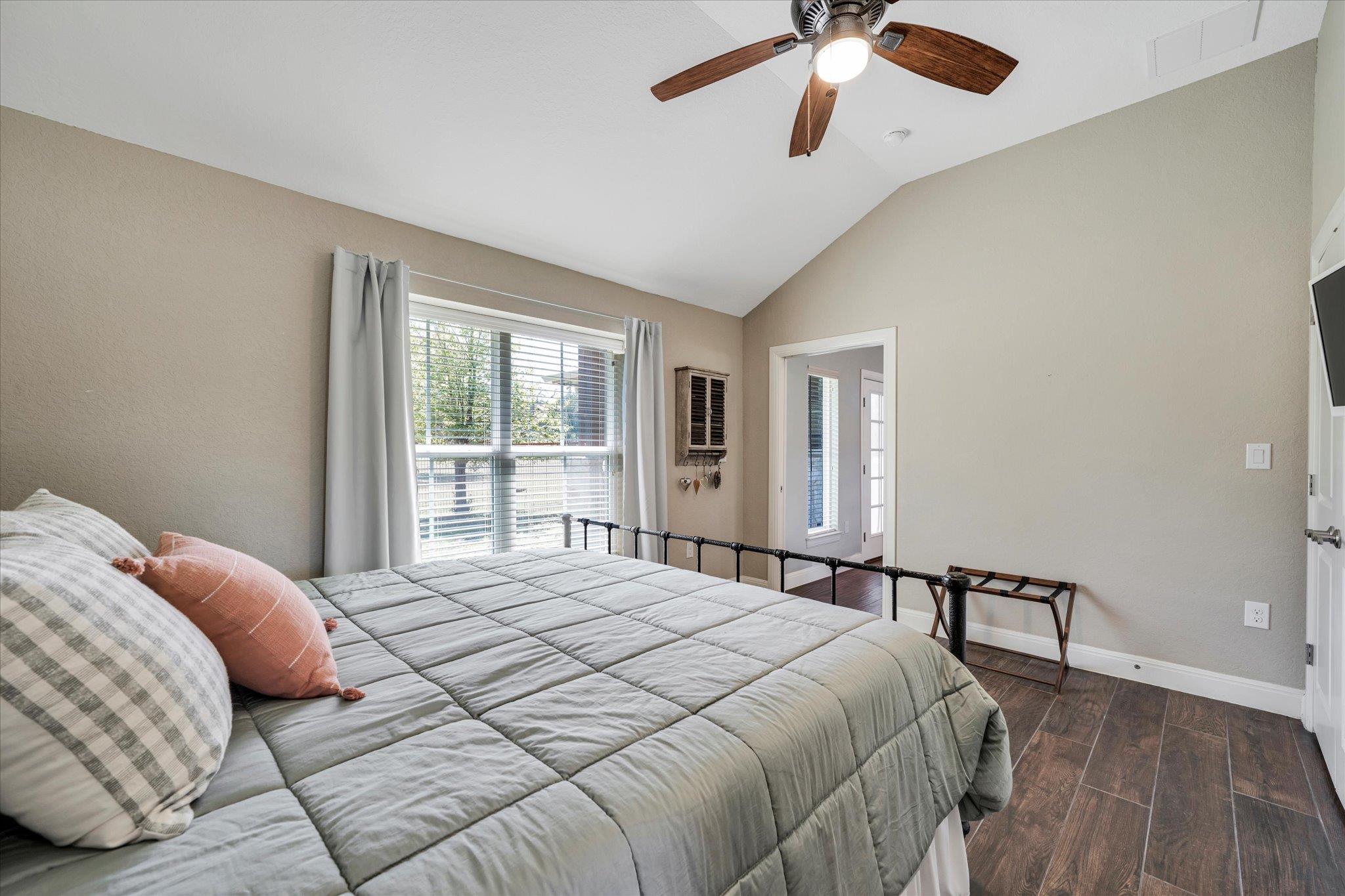 204 W BLANCO BEND Dr, Wimberley, TX 78676