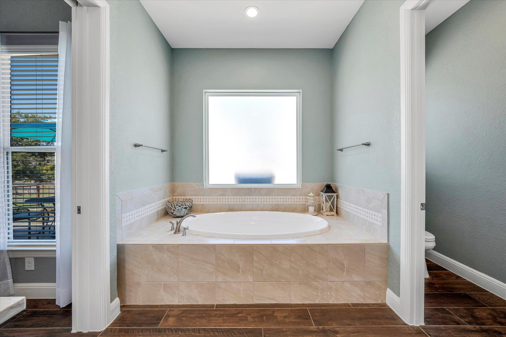 204 W BLANCO BEND Dr, Wimberley, TX 78676