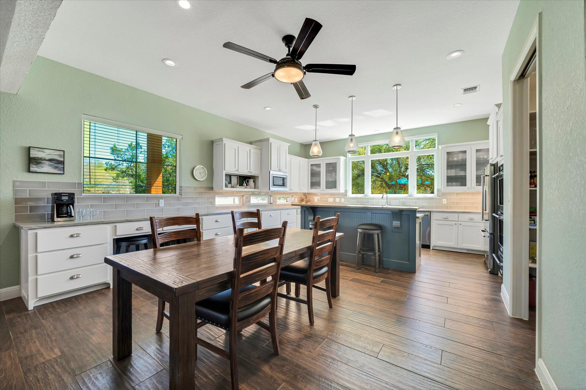 204 W BLANCO BEND Dr, Wimberley, TX 78676