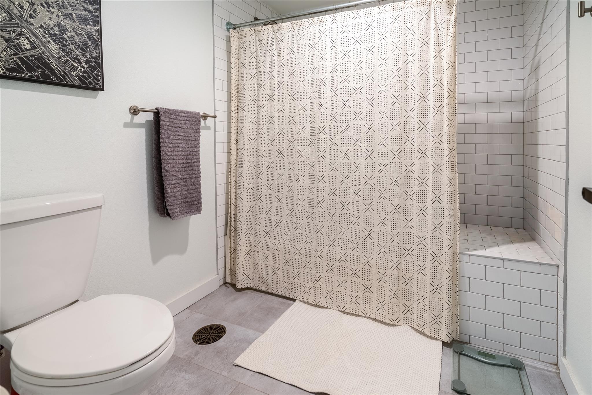 102 E 2nd St # 202, Taylor, TX 76574