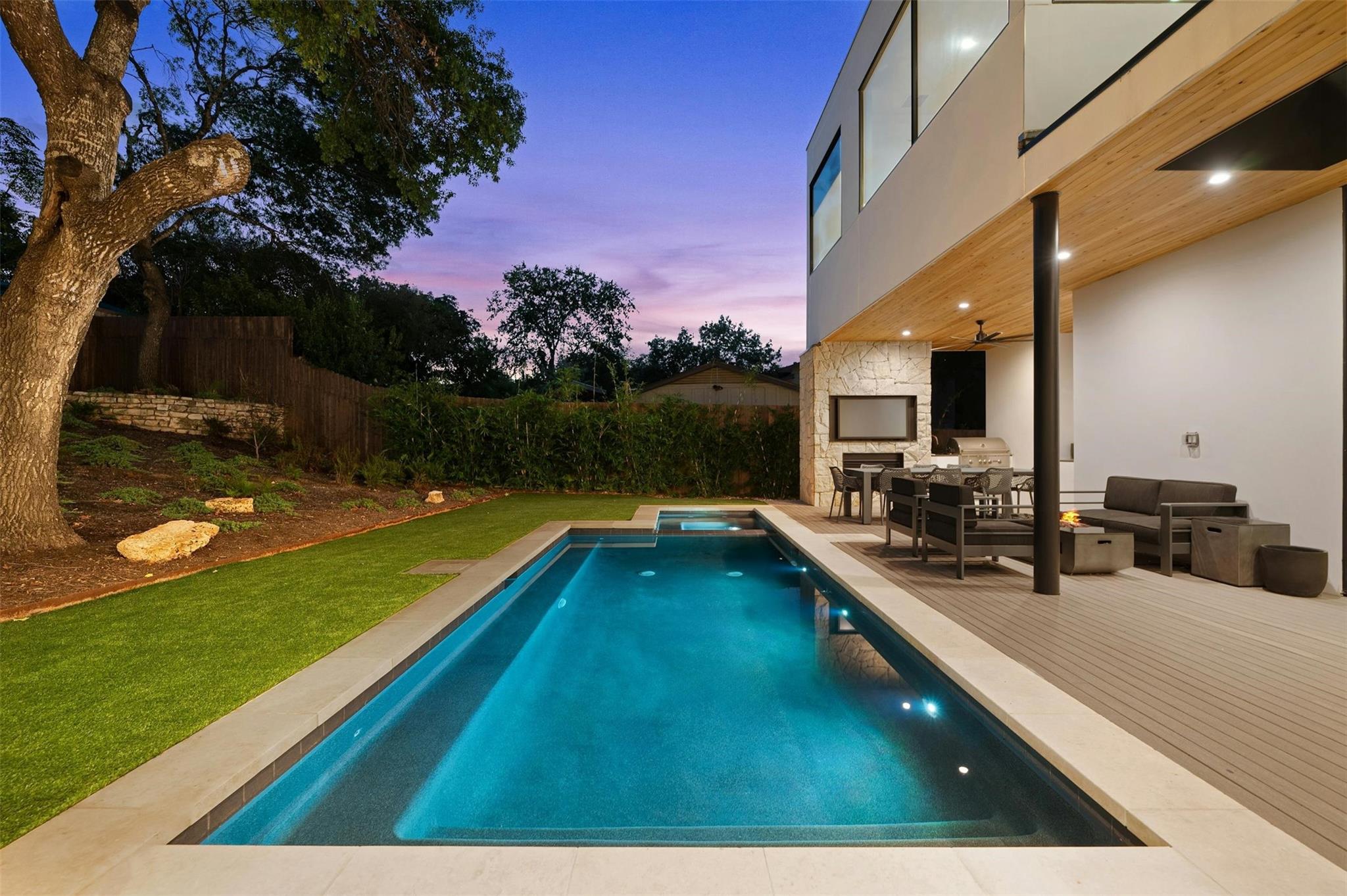 2108 Matterhorn Ln, Austin, TX 78704