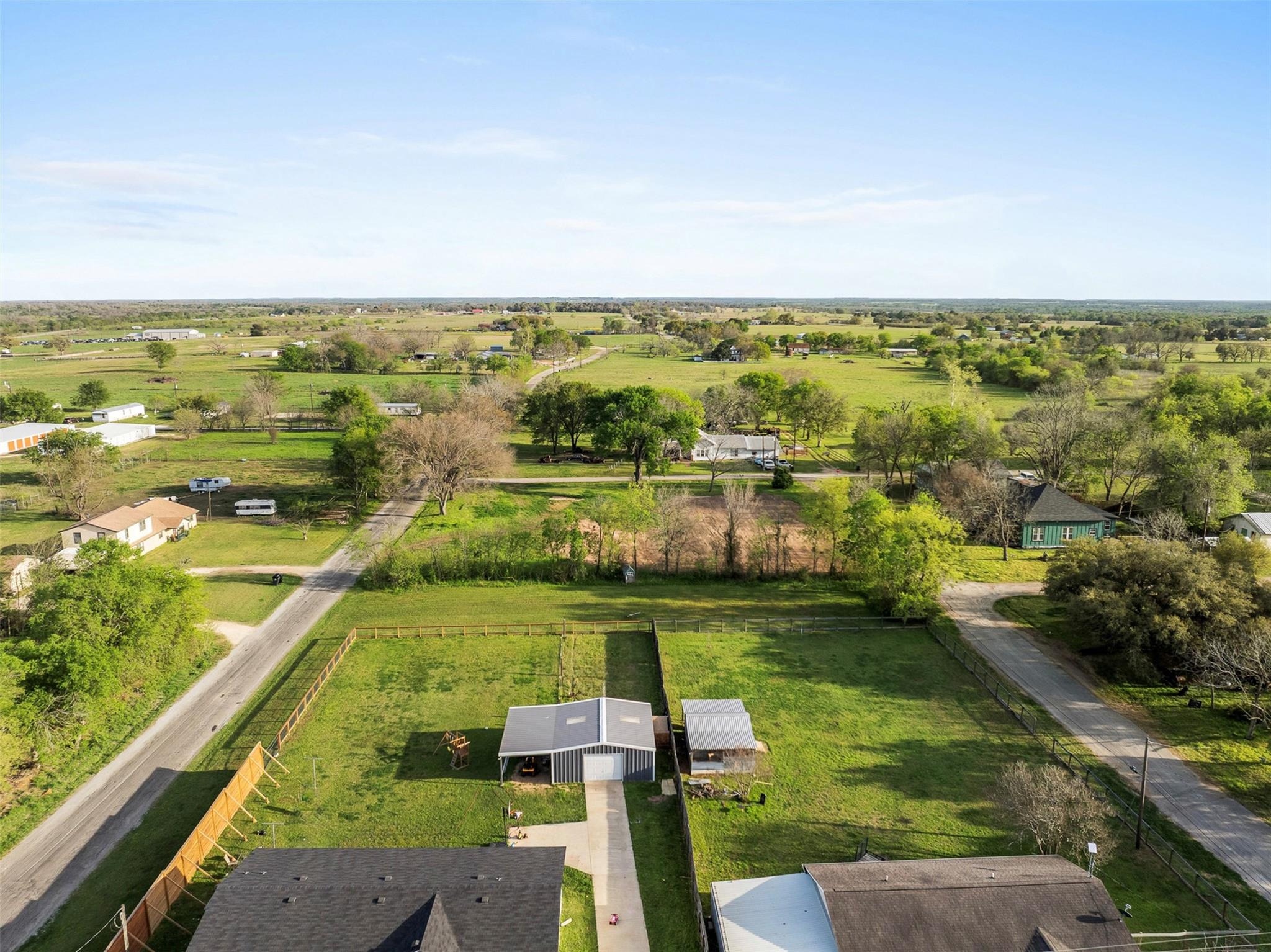 320 Douglas St # 2, Lexington, TX 78947
