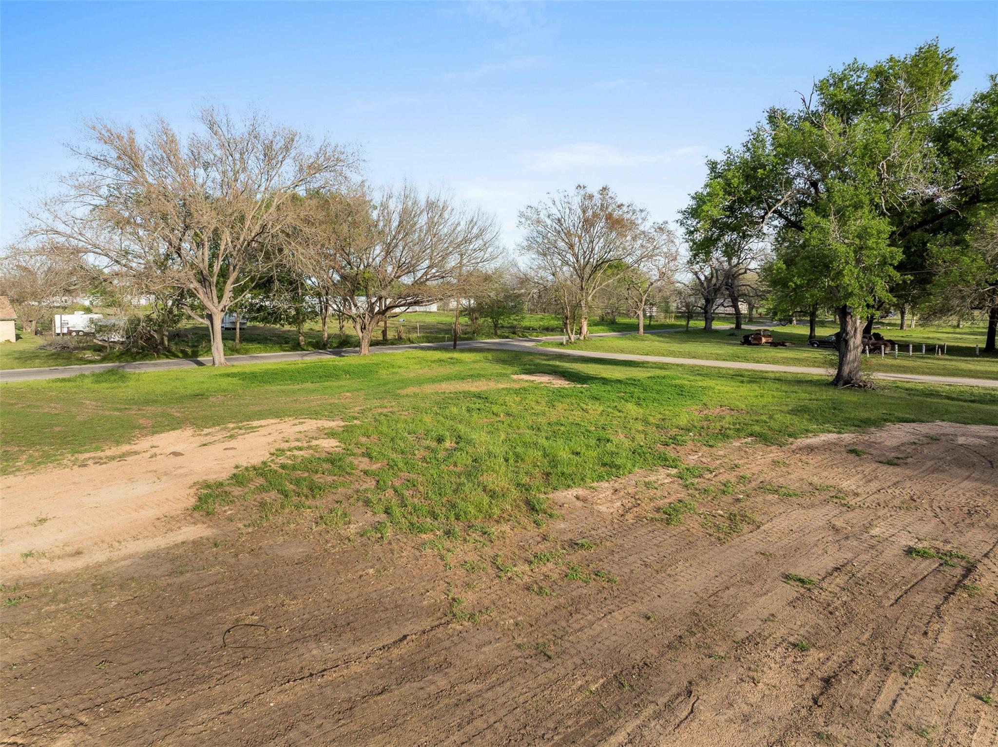 320 Douglas St # 2, Lexington, TX 78947