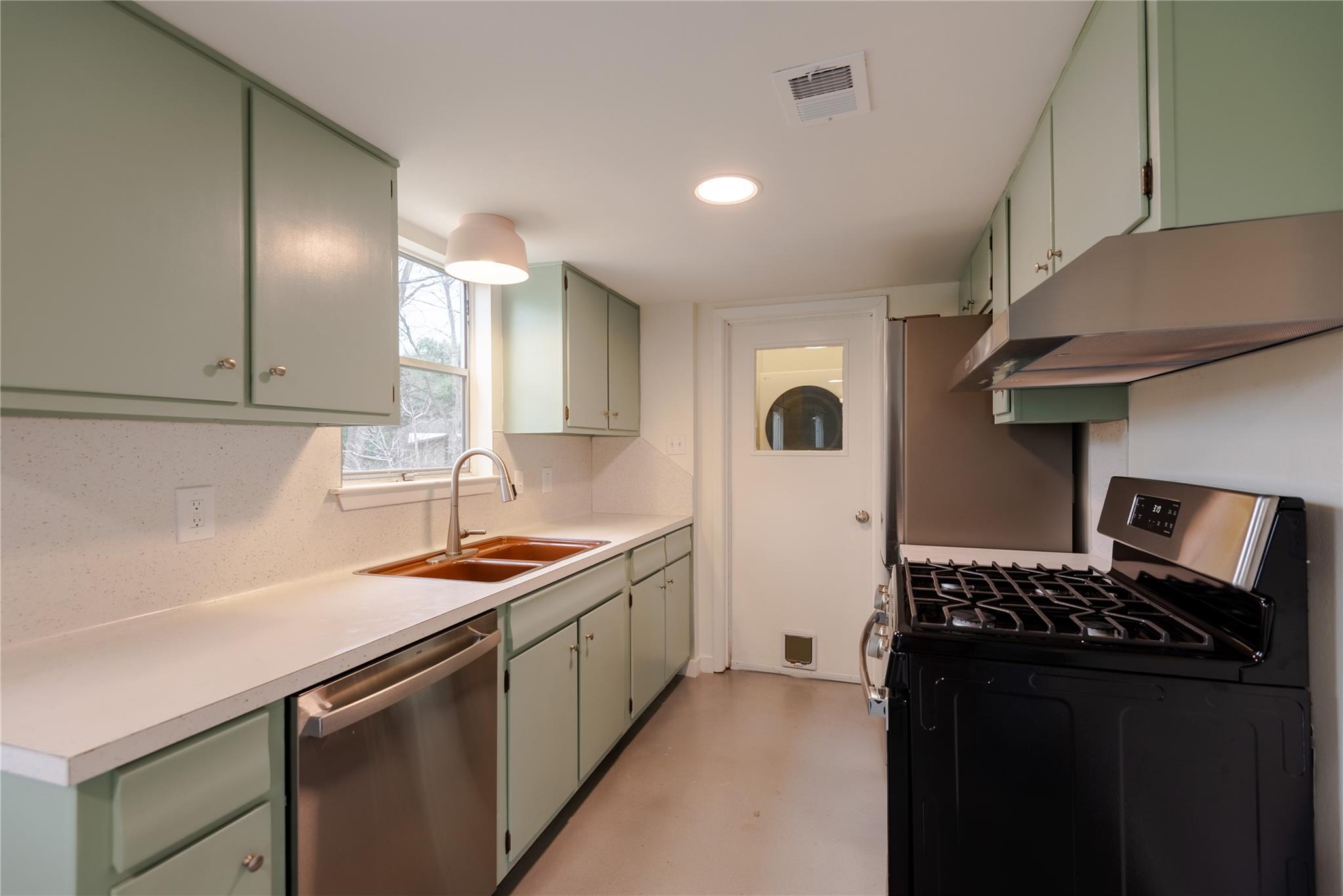 1702 Saint Albans Blvd, Austin, TX 78745