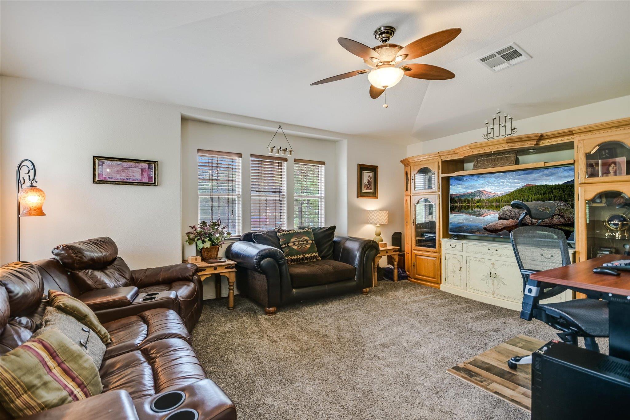7404 Little Oak Cir, Lago Vista, TX 78645