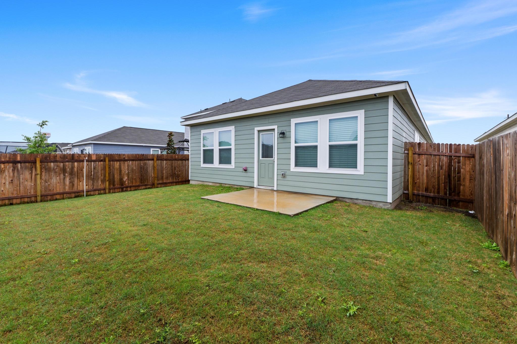 412 Gemsbok Rd, Hutto, TX 78634