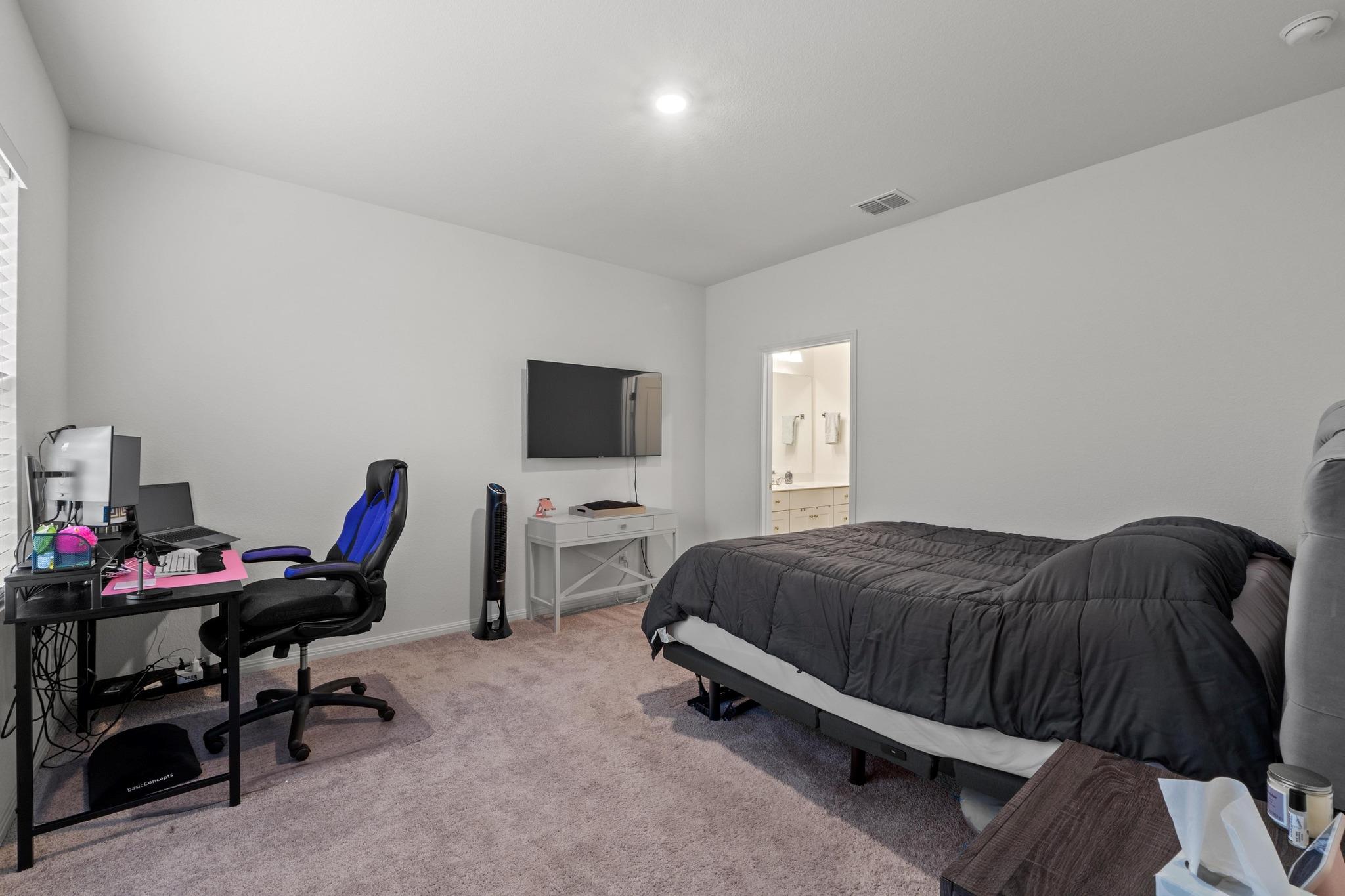 412 Gemsbok Rd, Hutto, TX 78634