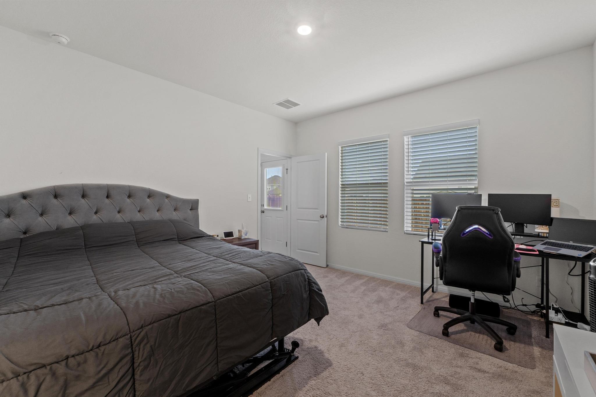 412 Gemsbok Rd, Hutto, TX 78634