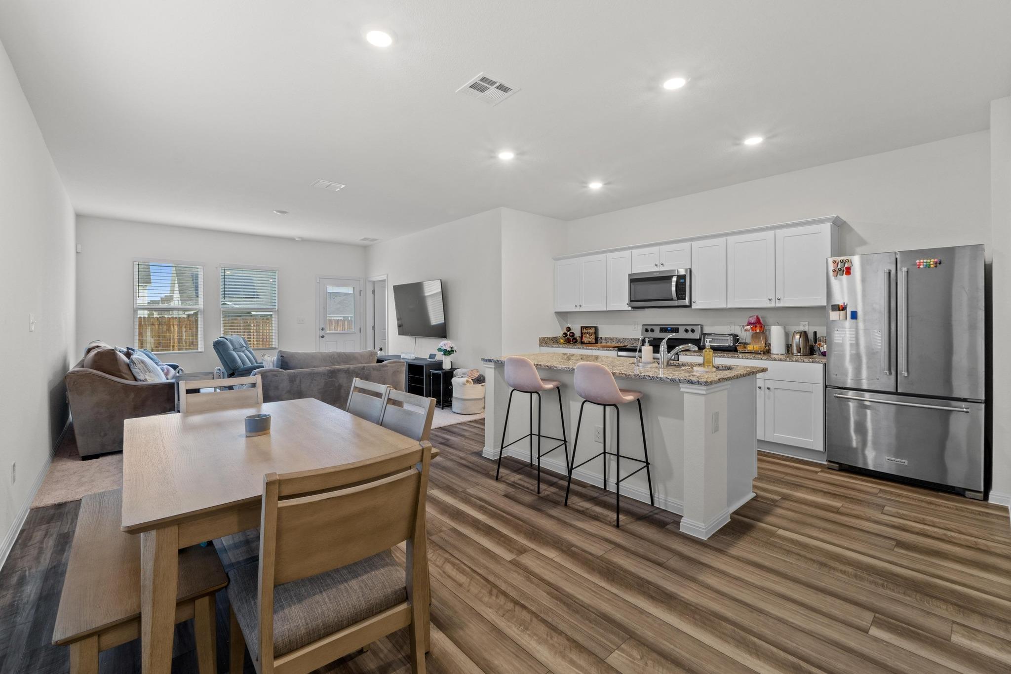 412 Gemsbok Rd, Hutto, TX 78634