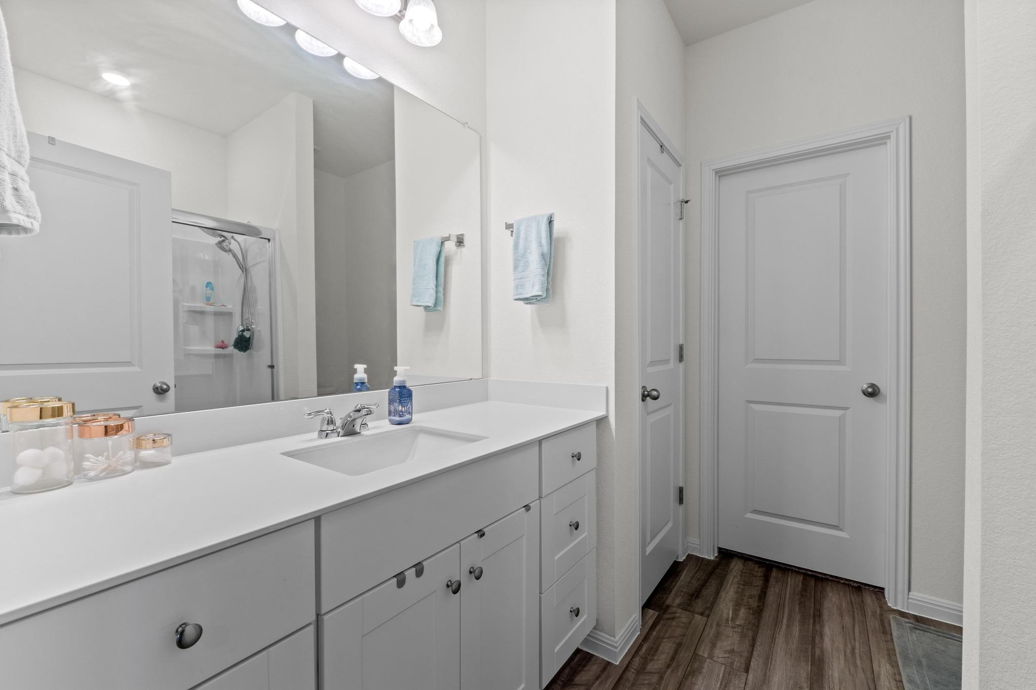 412 Gemsbok Rd, Hutto, TX 78634