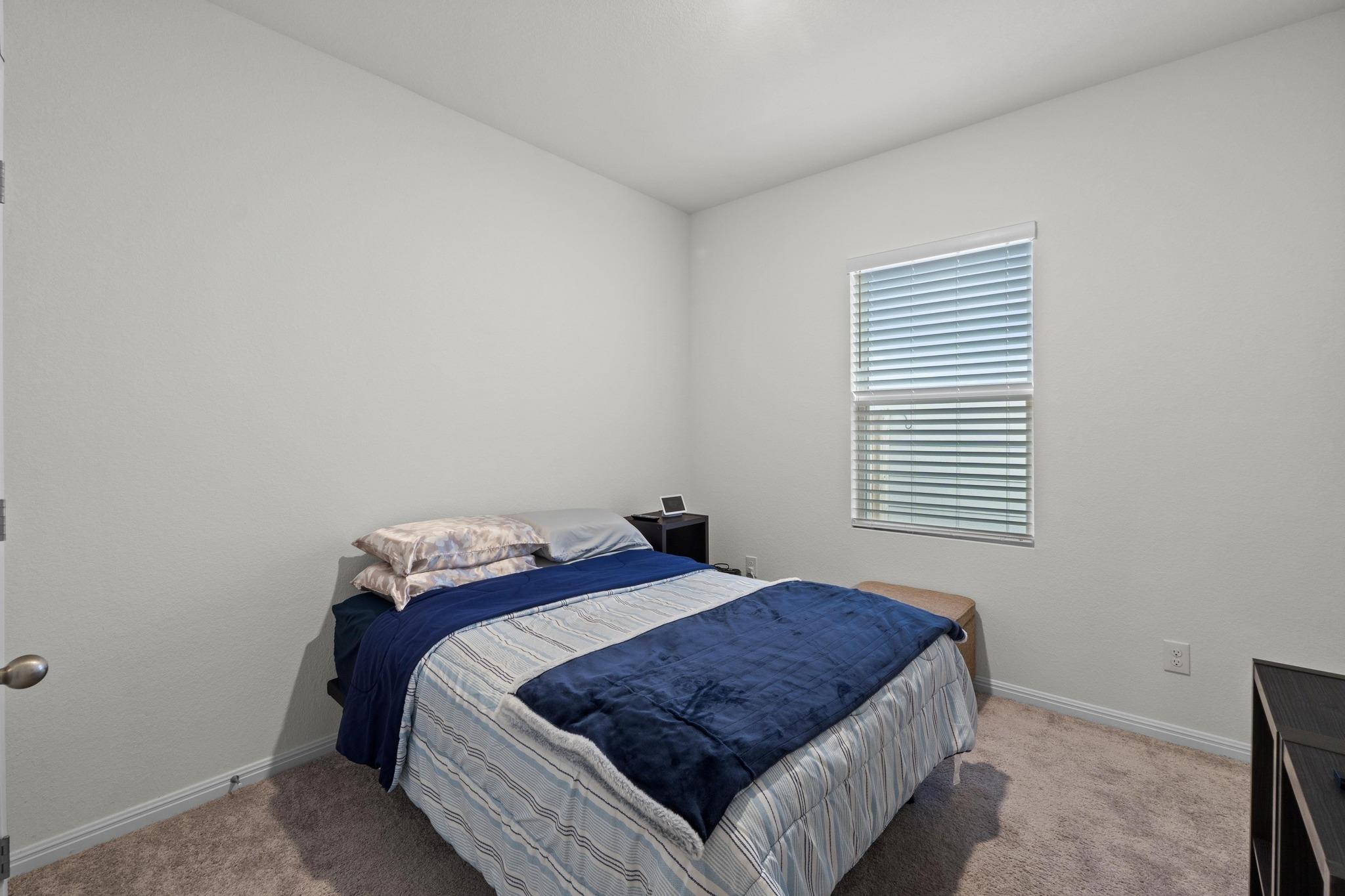 412 Gemsbok Rd, Hutto, TX 78634