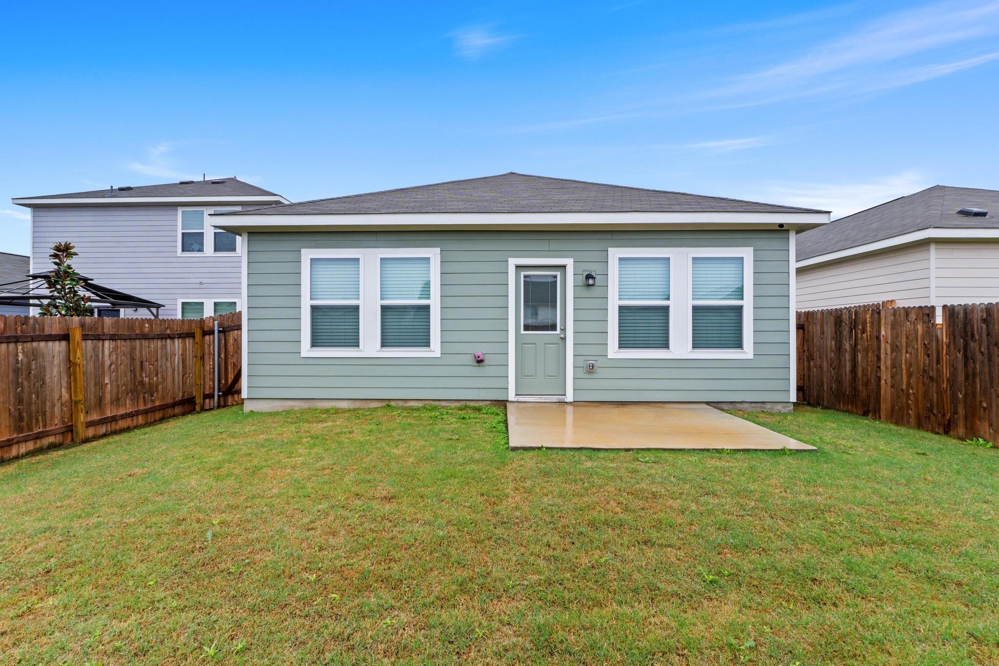 412 Gemsbok Rd, Hutto, TX 78634