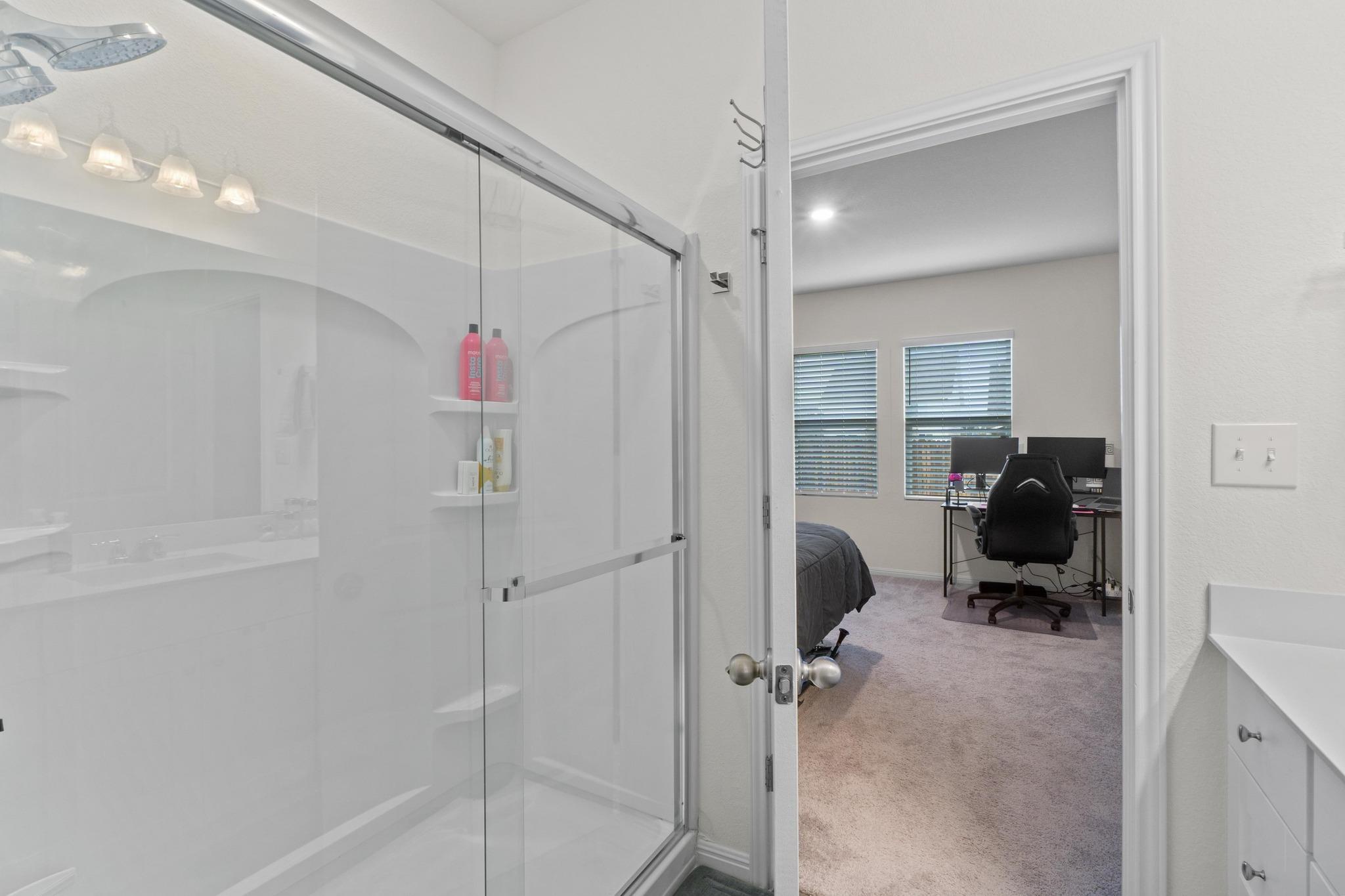 412 Gemsbok Rd, Hutto, TX 78634