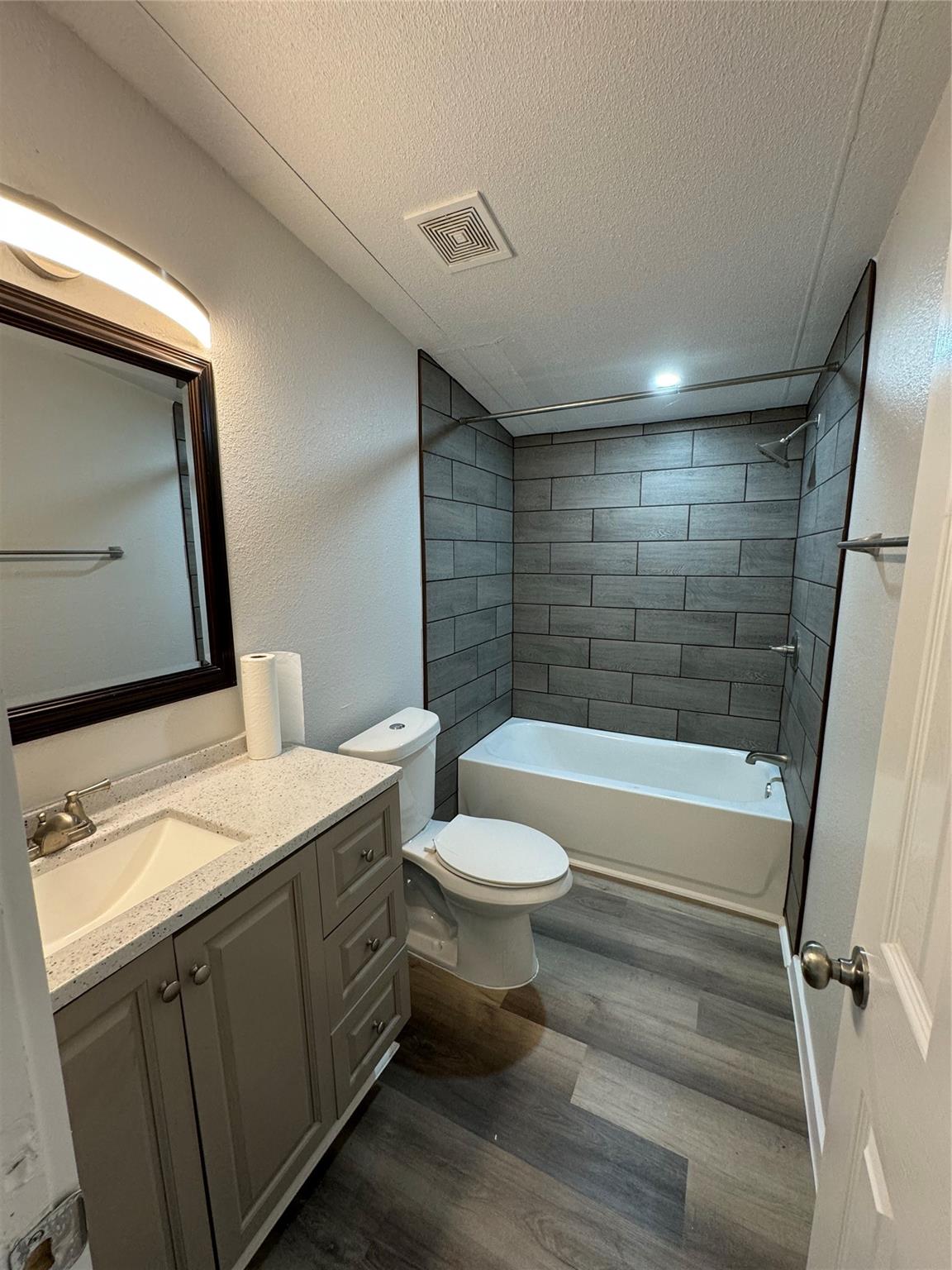 112-B Thomas Park Dr, Hutto, TX 78634