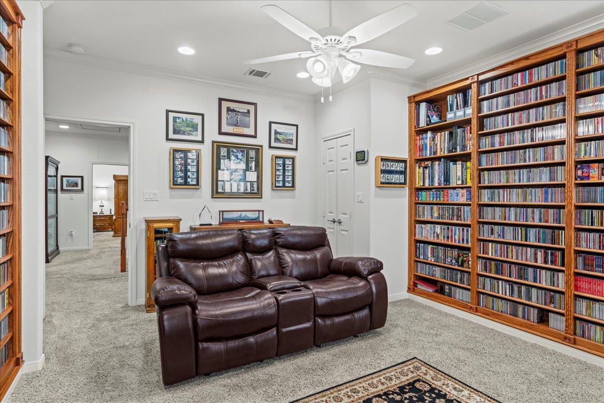 130 Cave Springs Dr, Wimberley, TX 78676