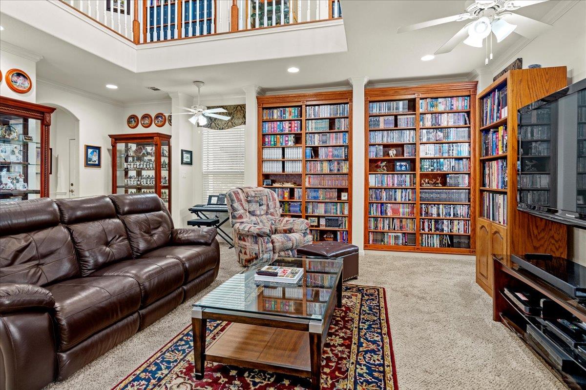 130 Cave Springs Dr, Wimberley, TX 78676