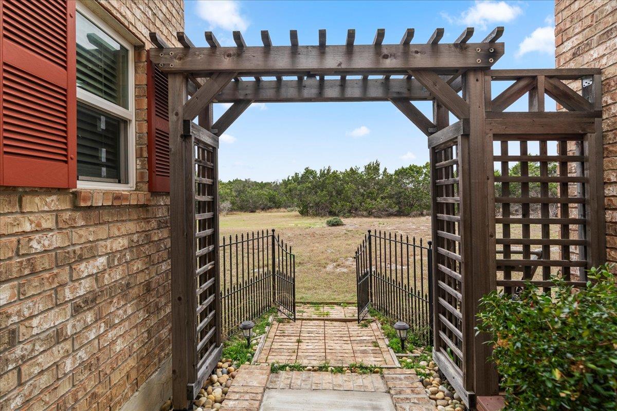 130 Cave Springs Dr, Wimberley, TX 78676