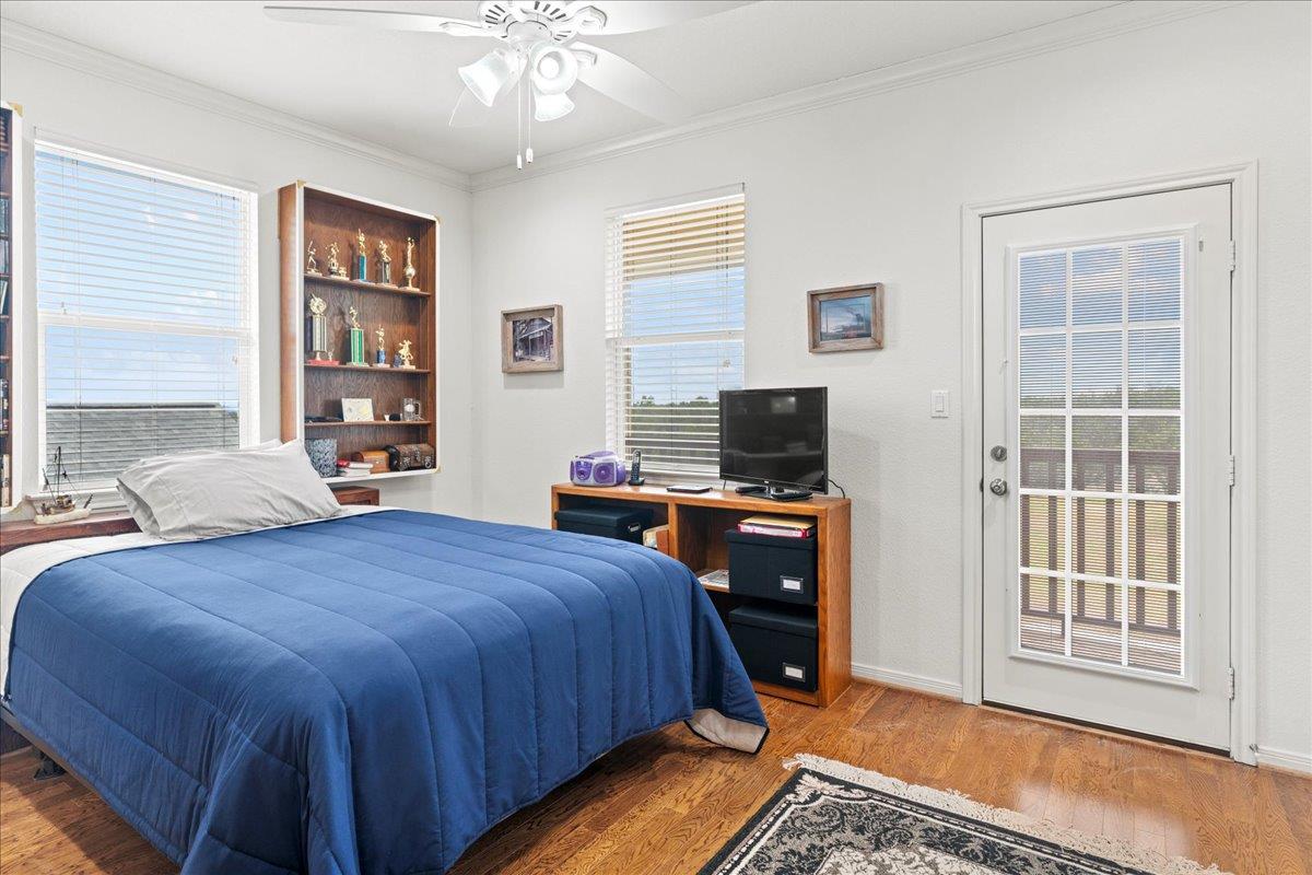 130 Cave Springs Dr, Wimberley, TX 78676