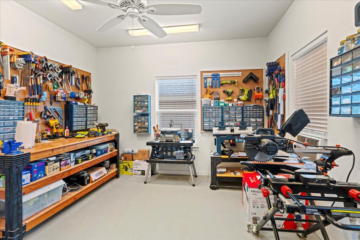 130 Cave Springs Dr, Wimberley, TX 78676
