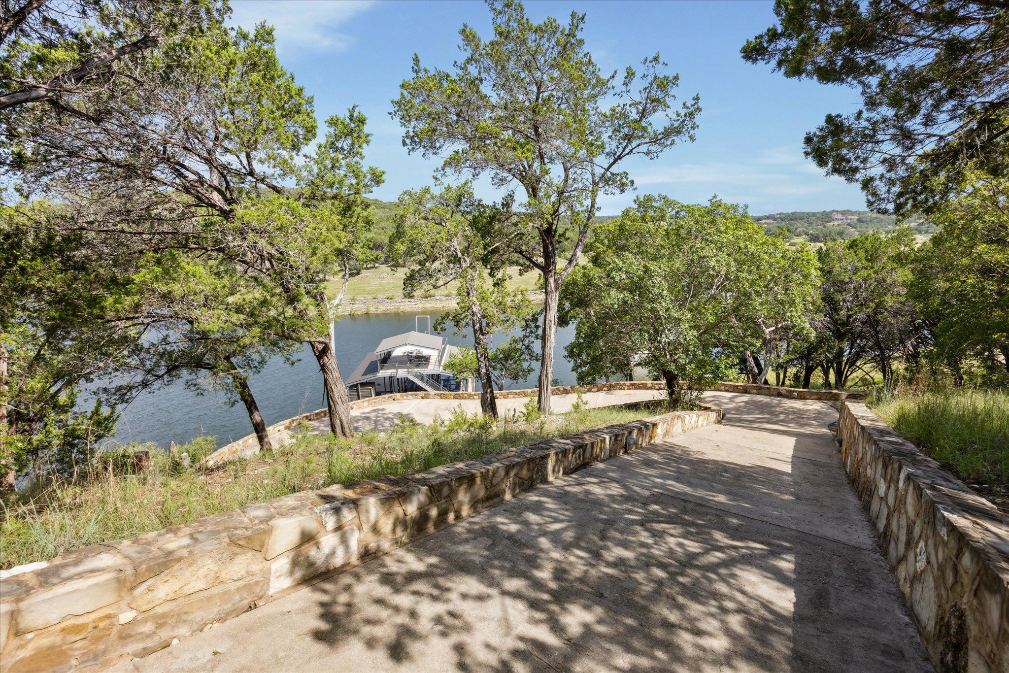 709 S Angel Light Dr, Spicewood, TX 78669