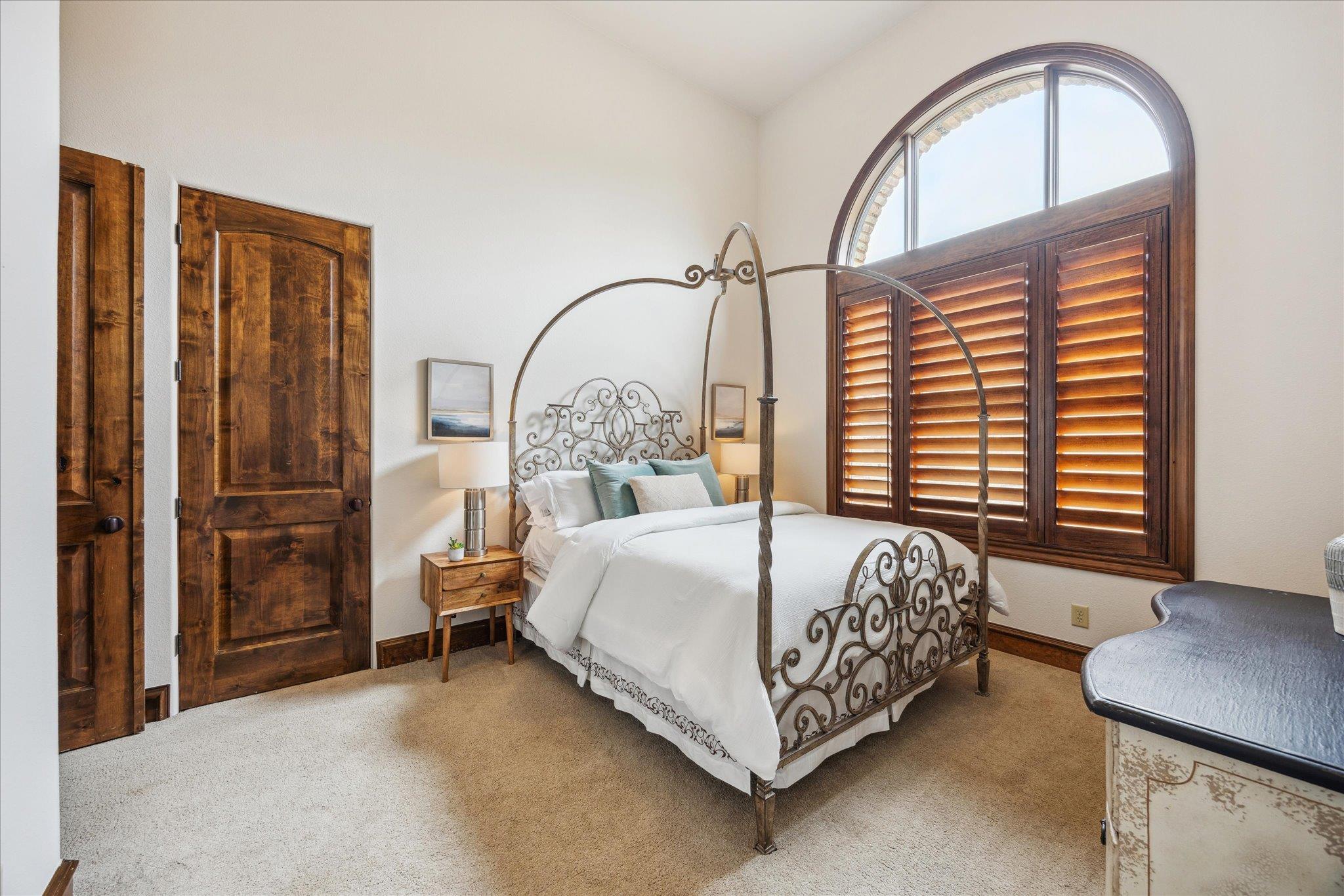 709 S Angel Light Dr, Spicewood, TX 78669
