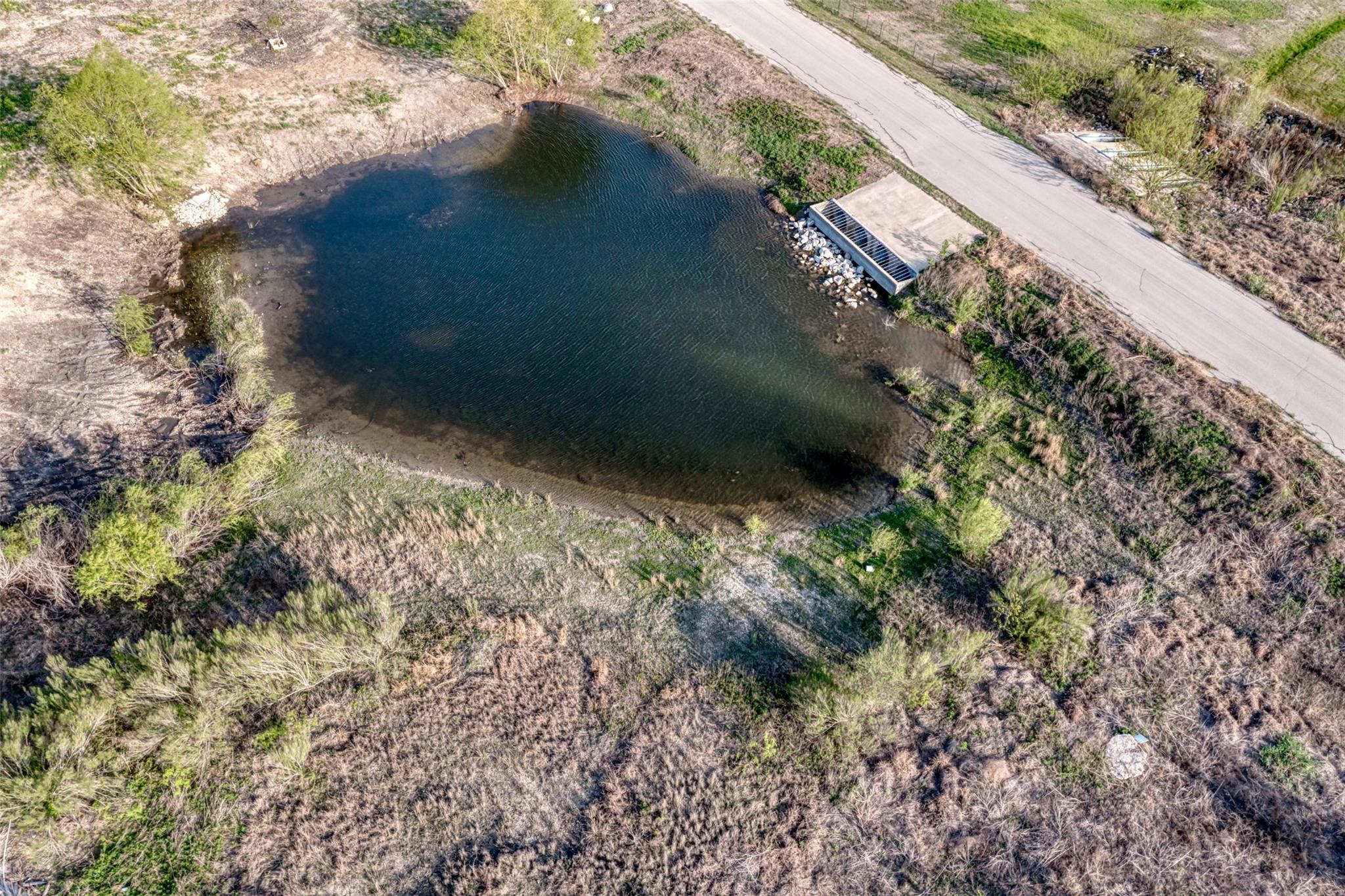 350 E Ridge Ln, Niederwald, TX 78640