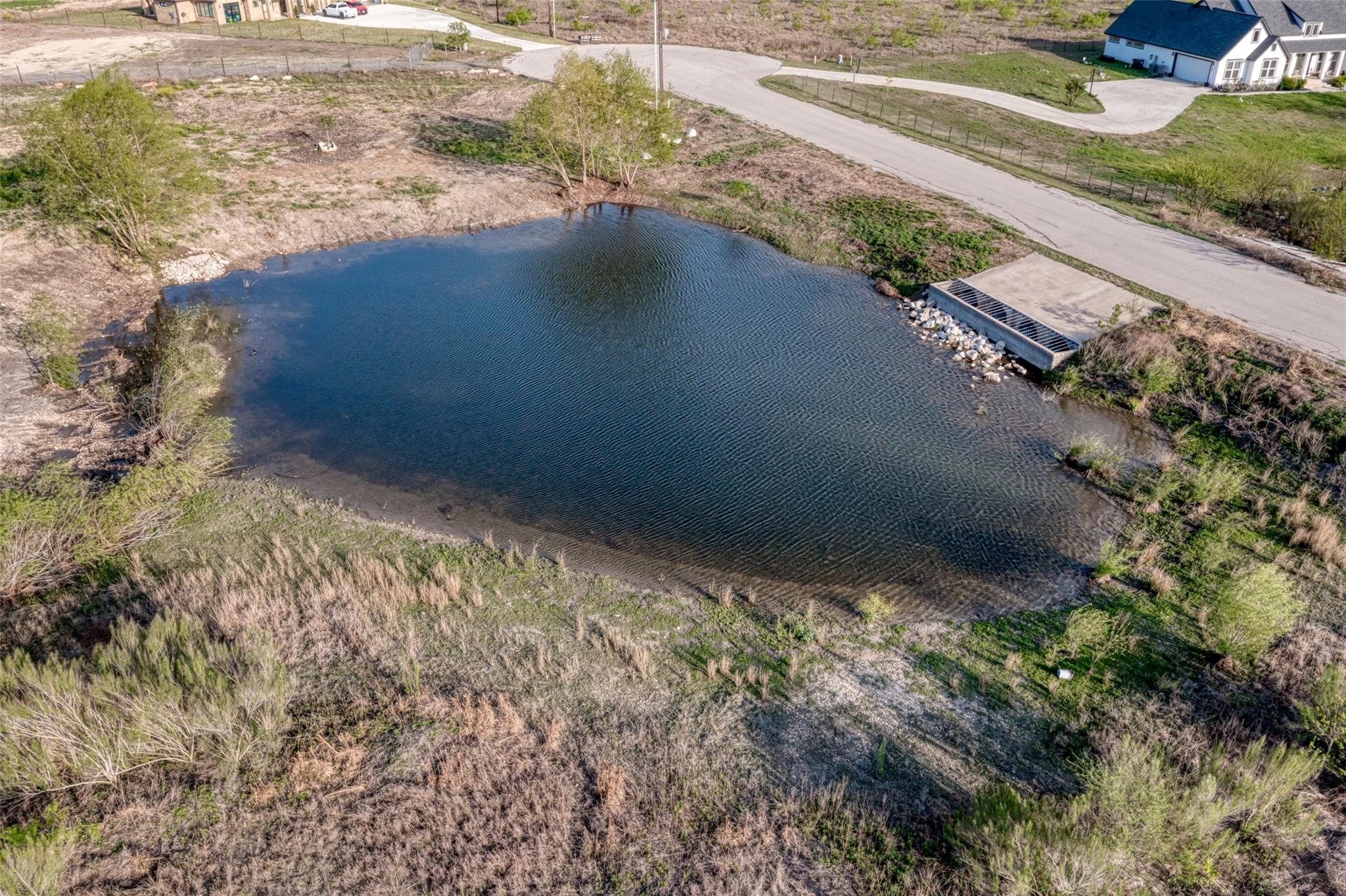 350 E Ridge Ln, Niederwald, TX 78640