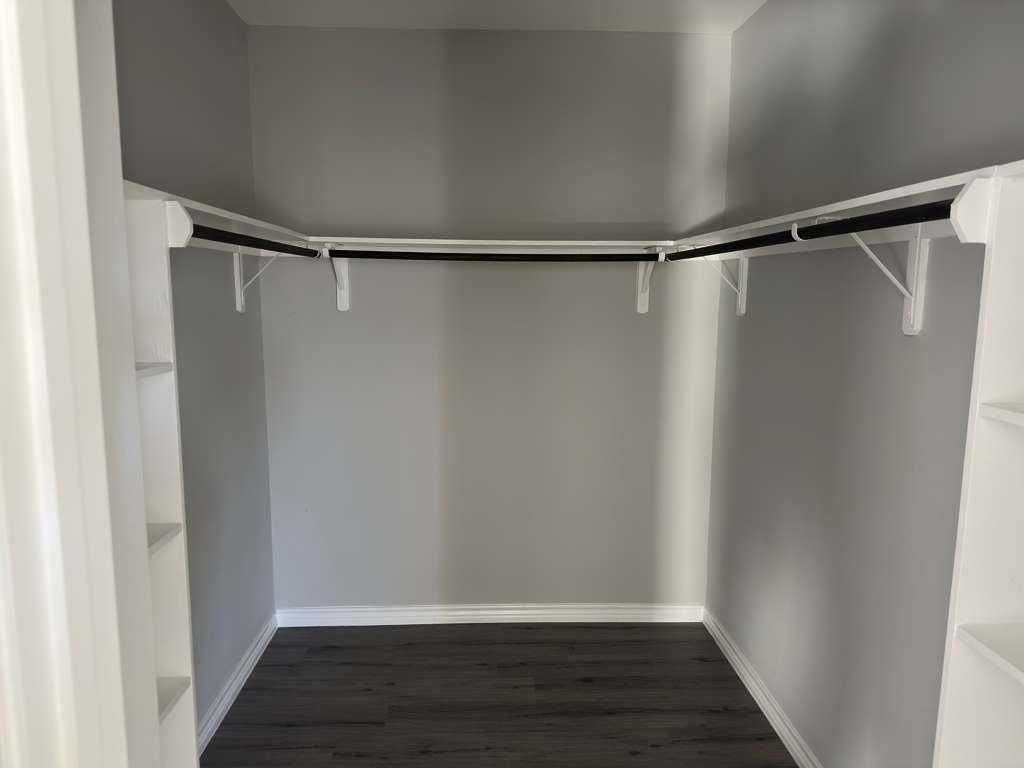 242 Bianca Cir, Del Valle, TX 78617