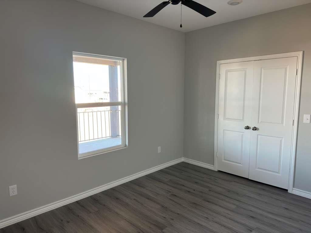 242 Bianca Cir, Del Valle, TX 78617