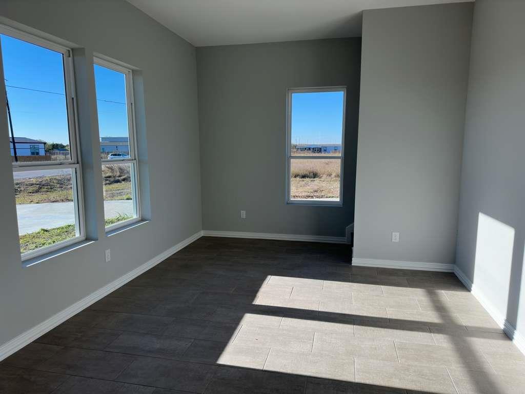 242 Bianca Cir, Del Valle, TX 78617